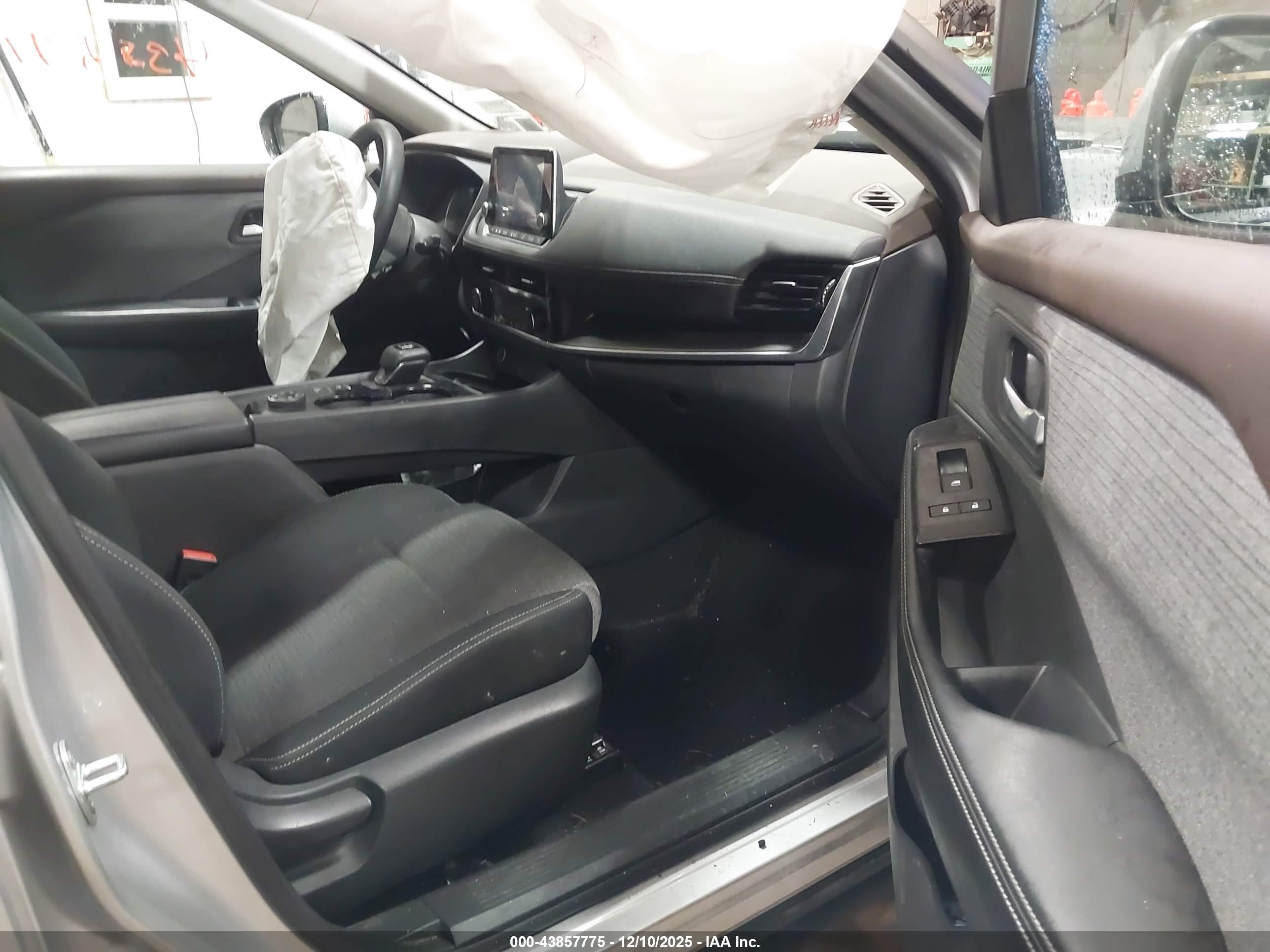 NISSAN ROGUE image 5
