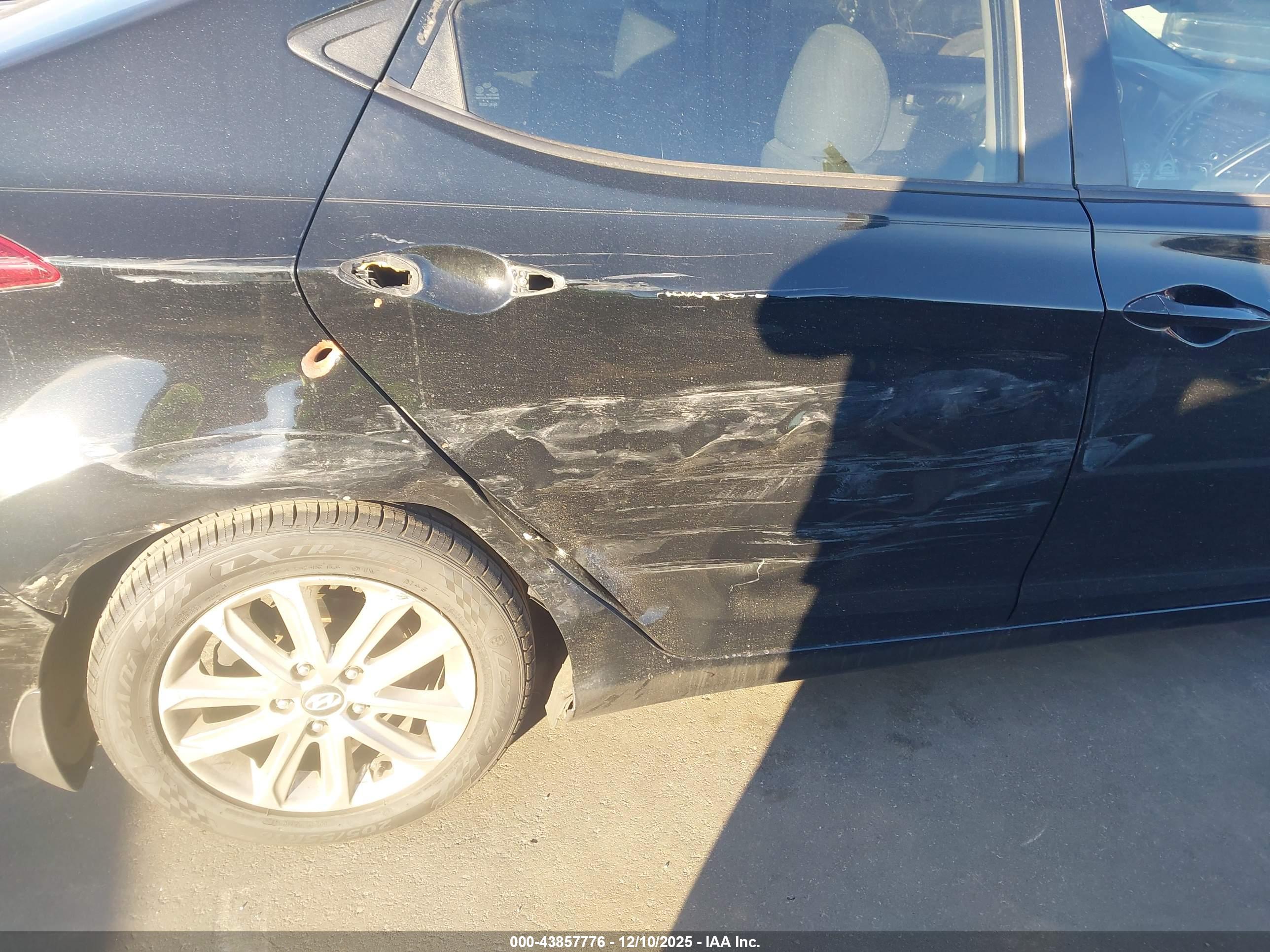 HYUNDAI ELANTRA image 6