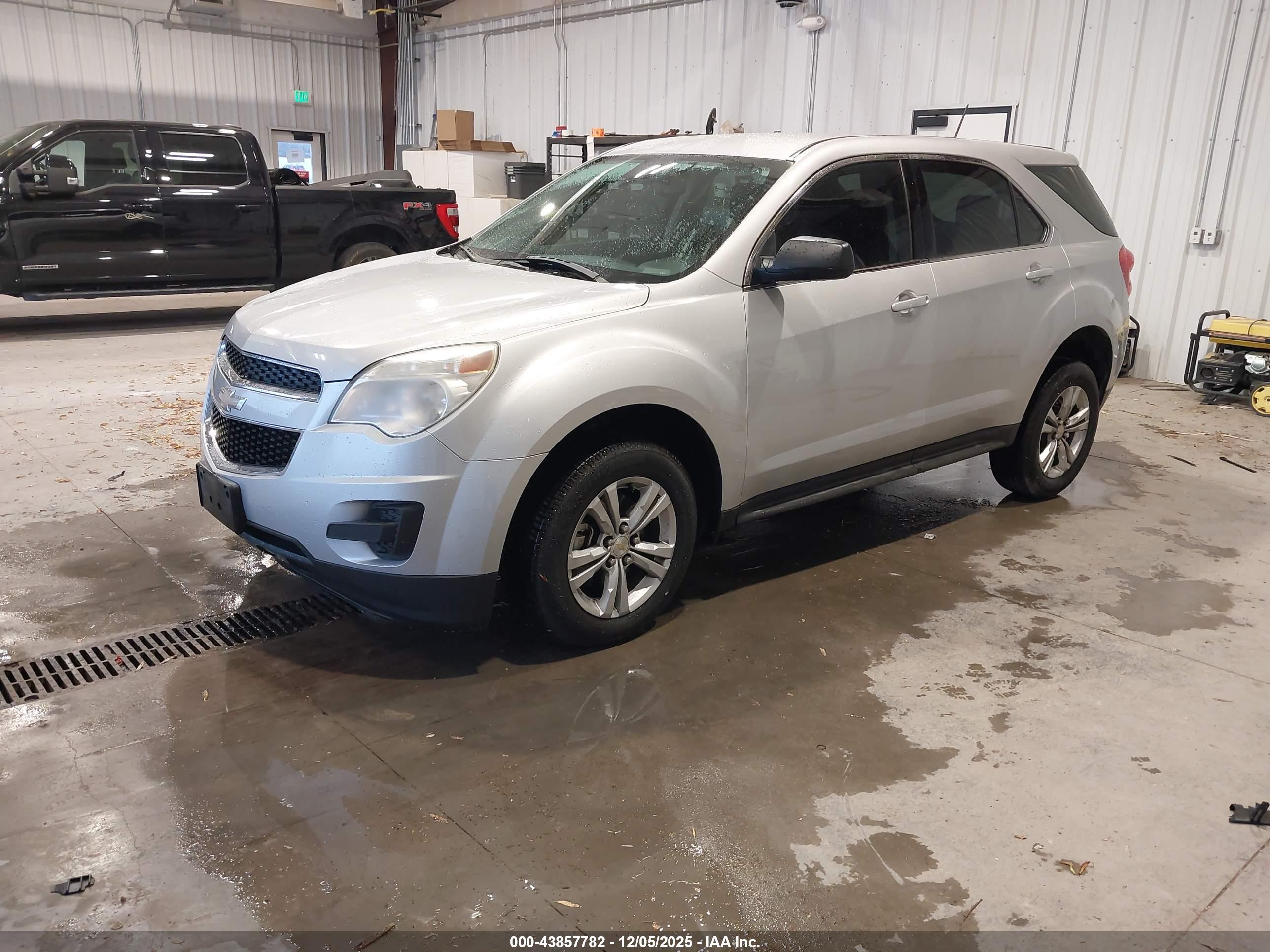 CHEVROLET EQUINOX image 2
