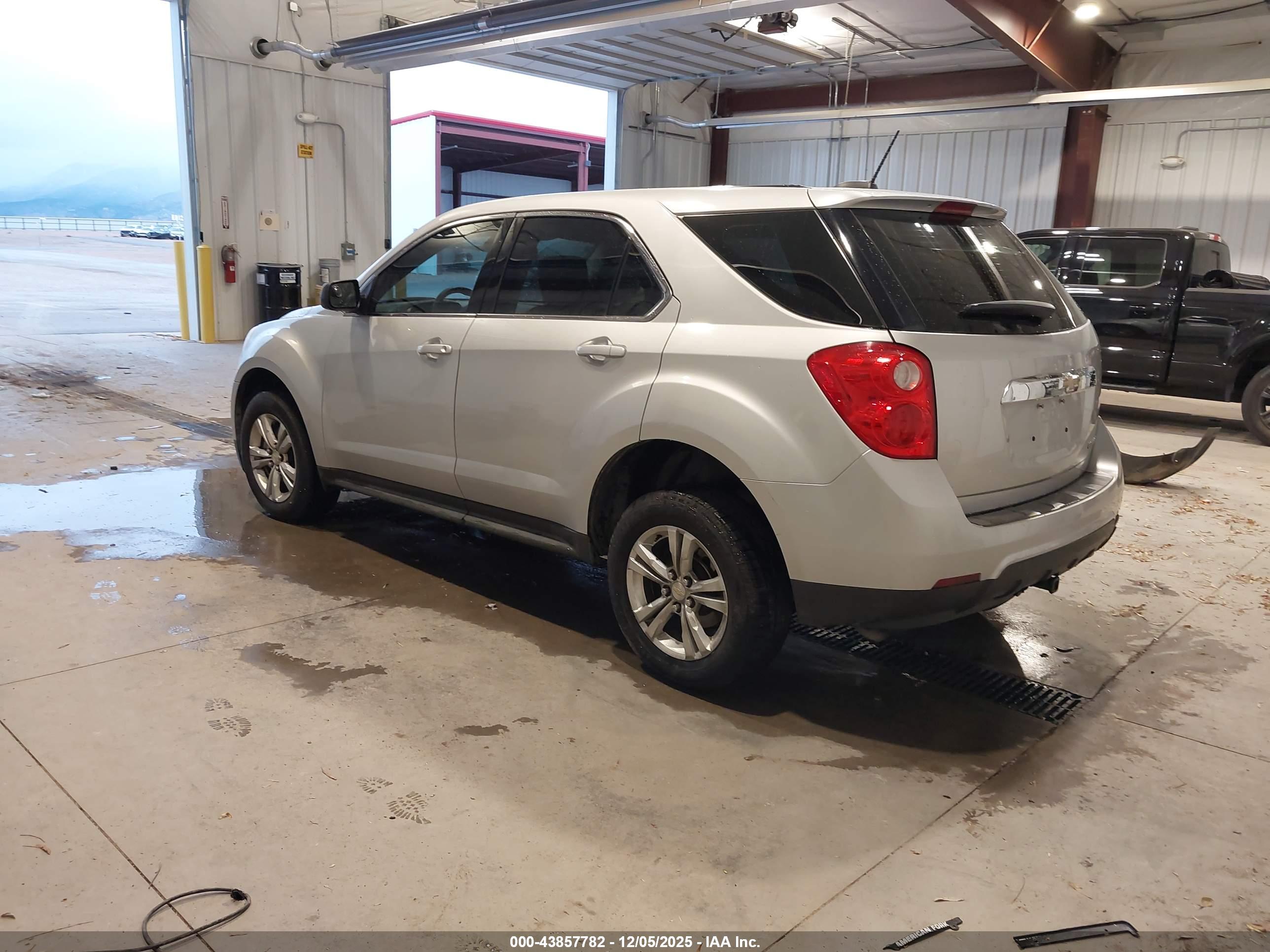 CHEVROLET EQUINOX image 3