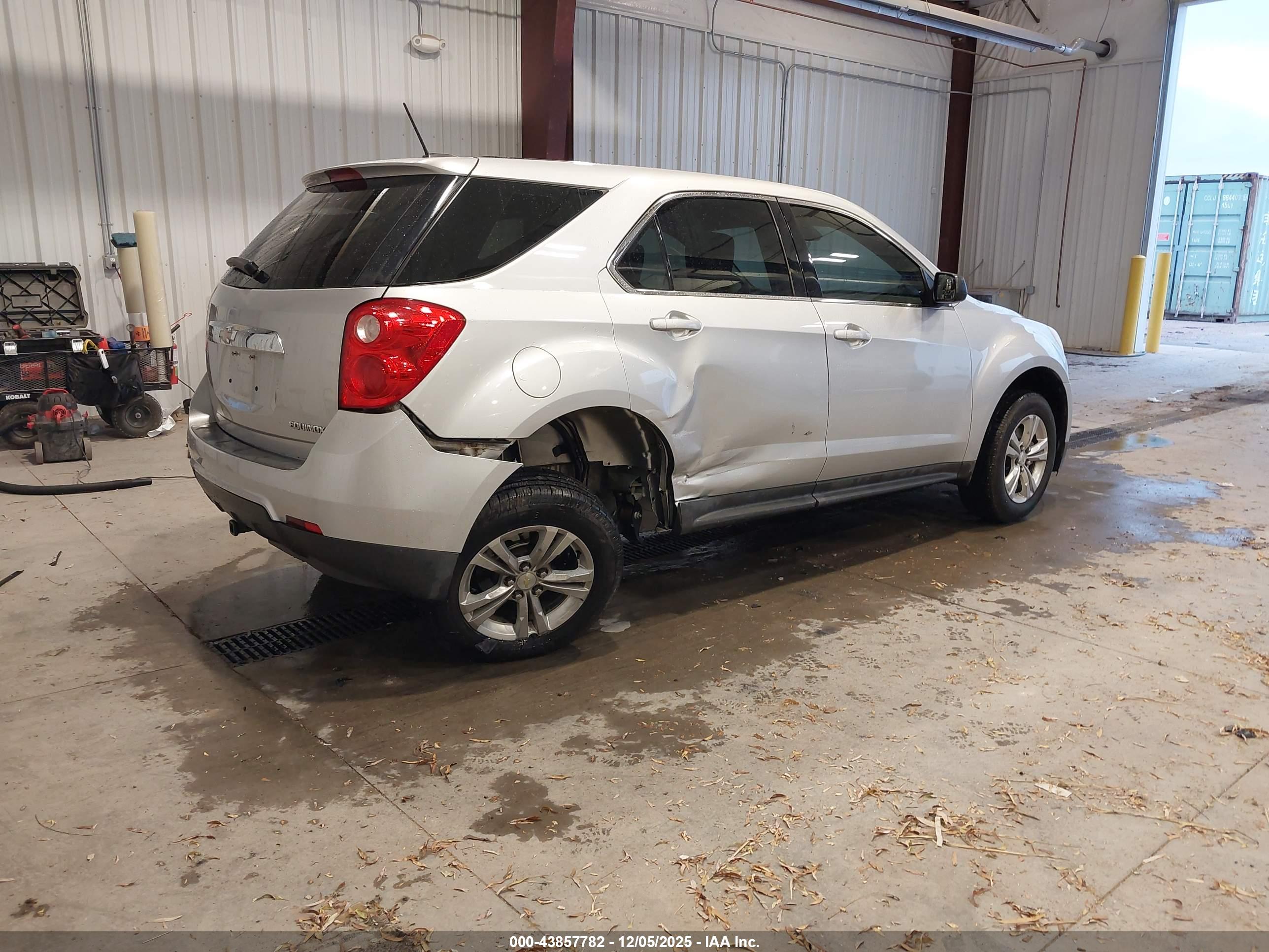CHEVROLET EQUINOX image 4