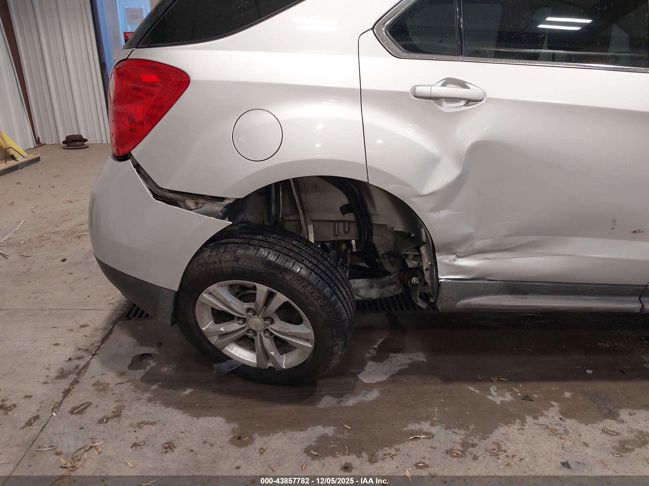 CHEVROLET EQUINOX image 6