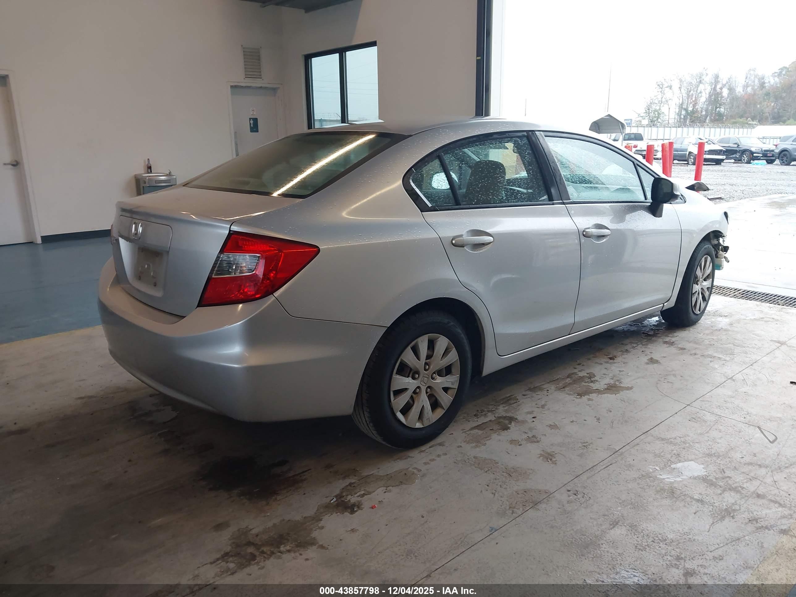 HONDA CIVIC image 4