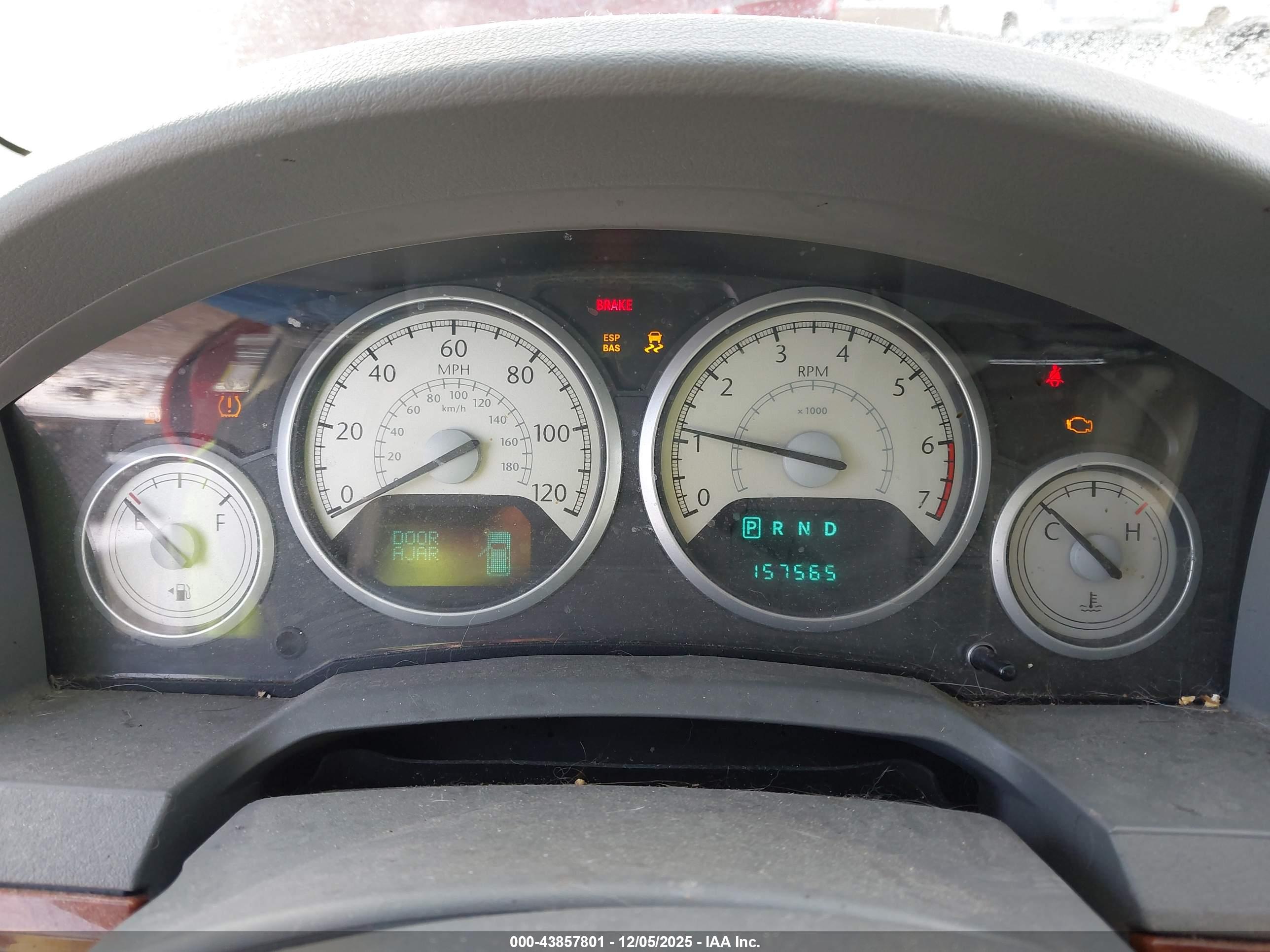 CHRYSLER TOWN image 7