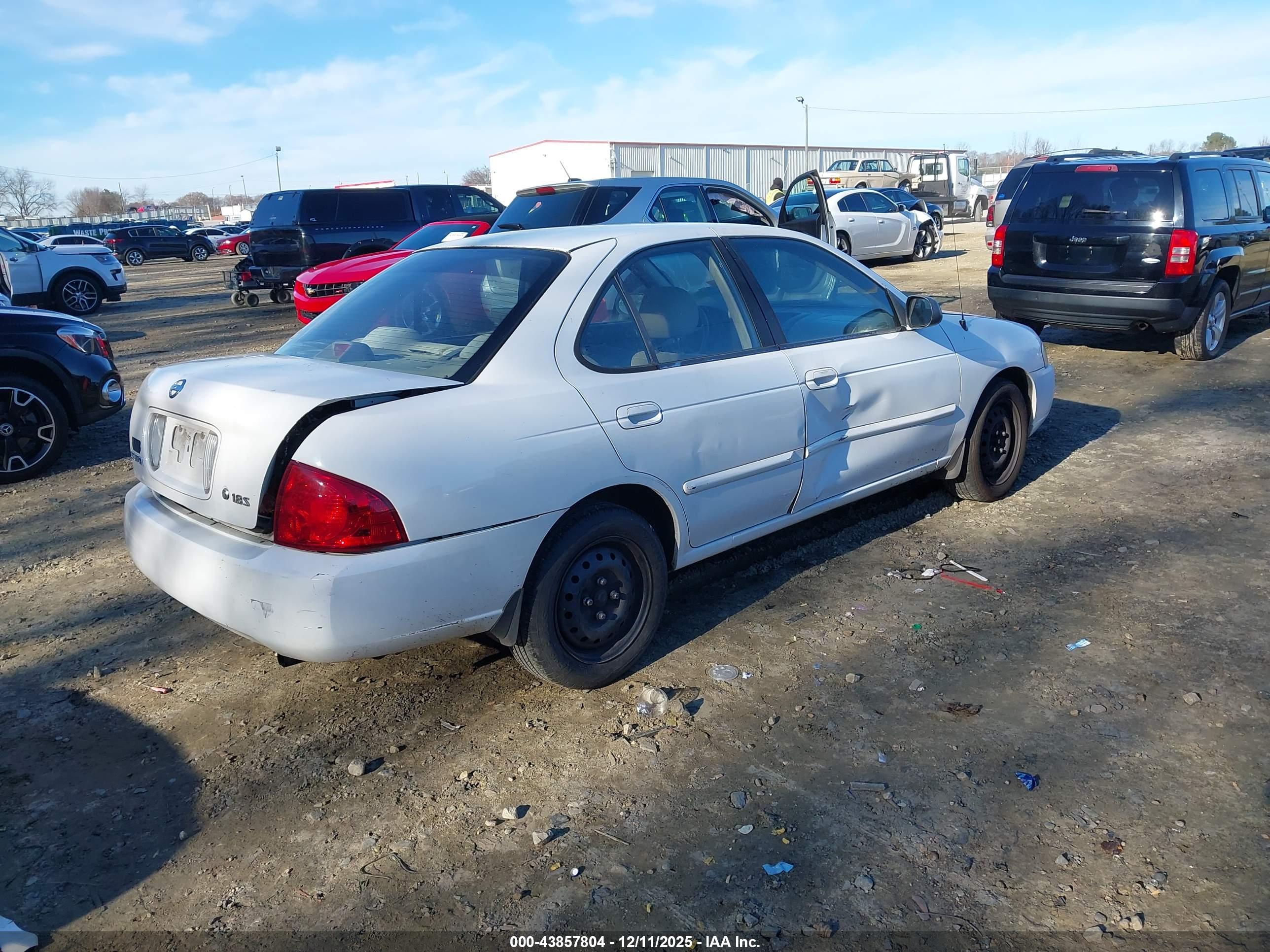 NISSAN SENTRA image 4
