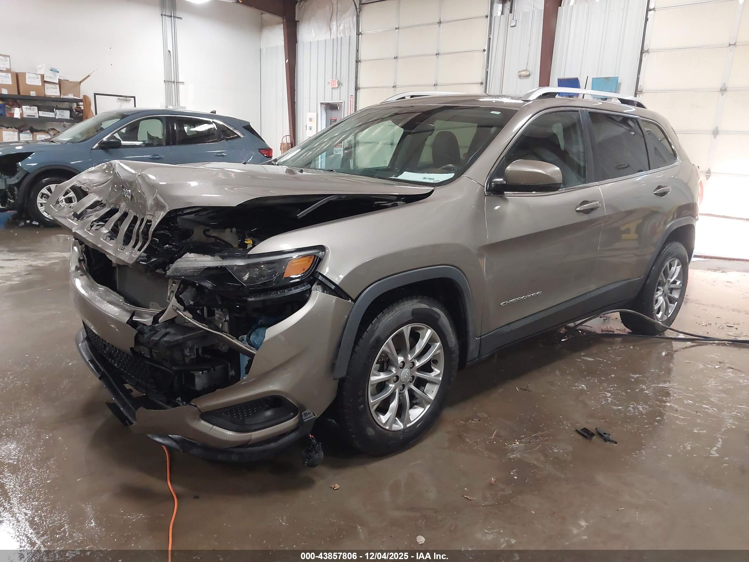 JEEP CHEROKEE image 2