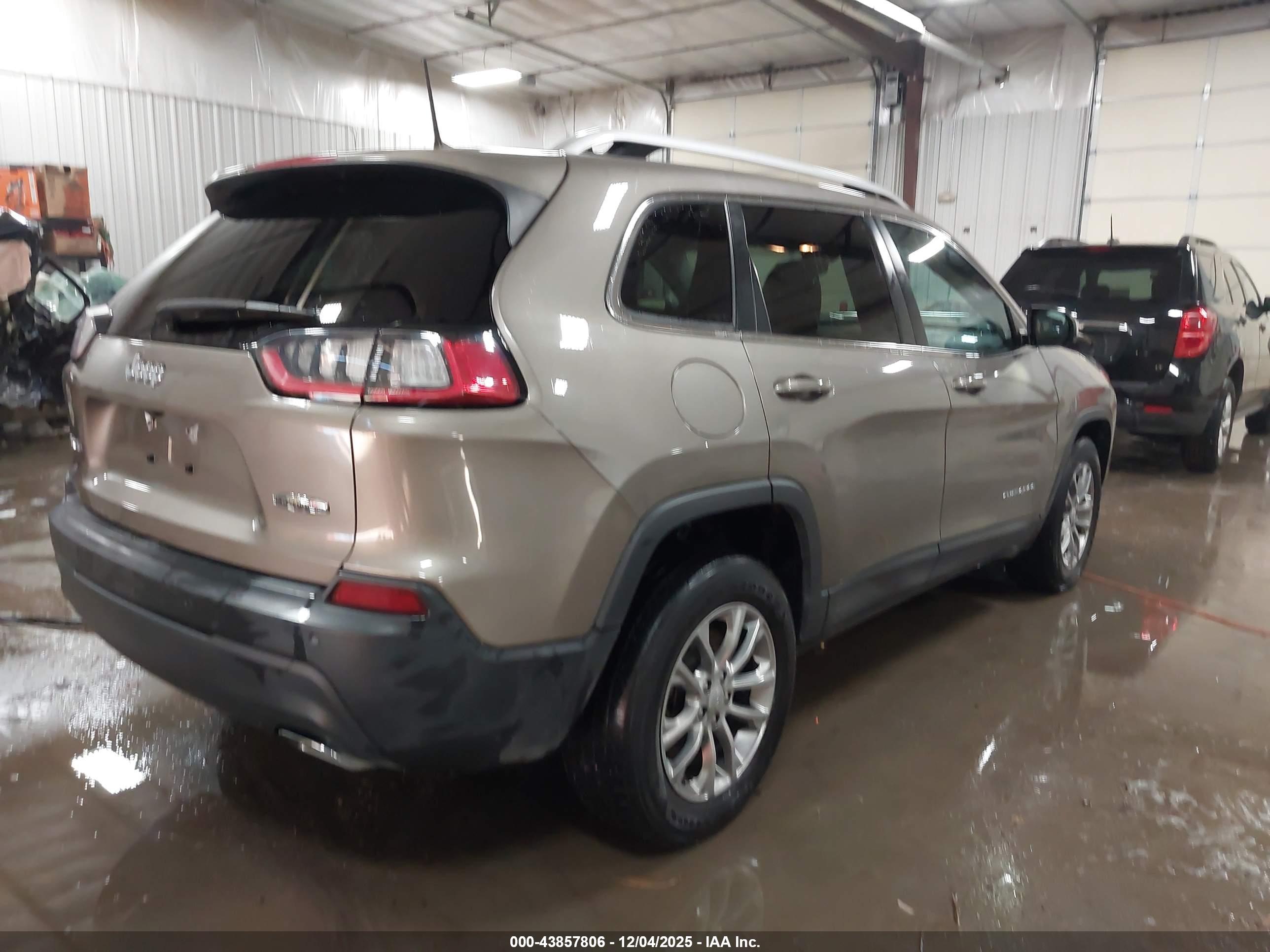 JEEP CHEROKEE image 4