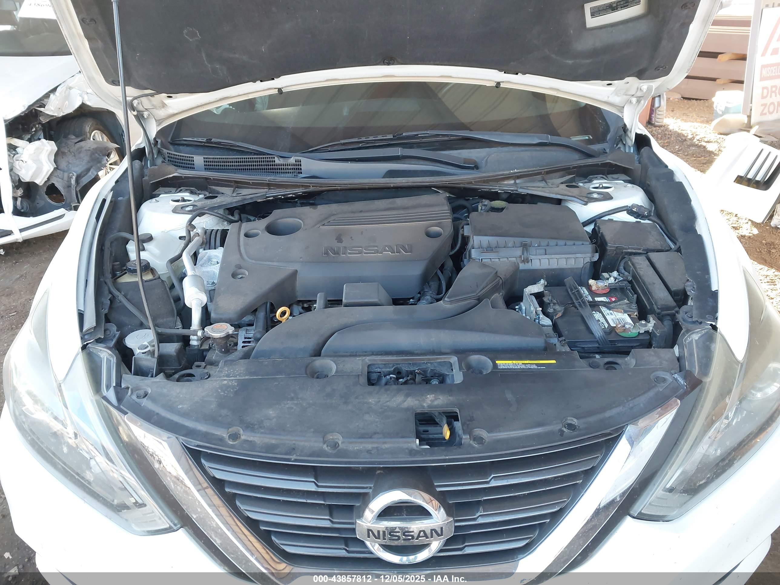 NISSAN ALTIMA image 10