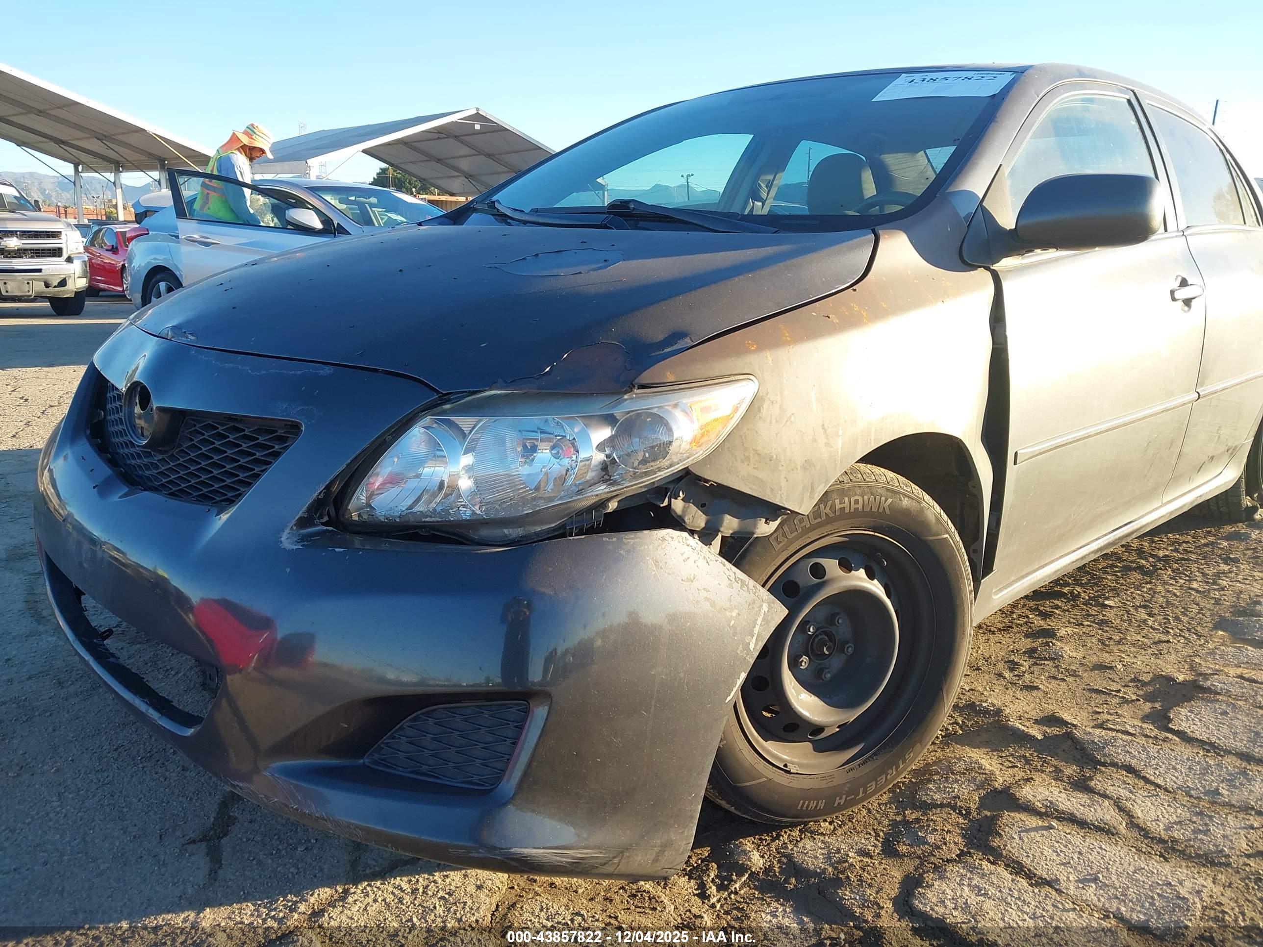 TOYOTA COROLLA image 6