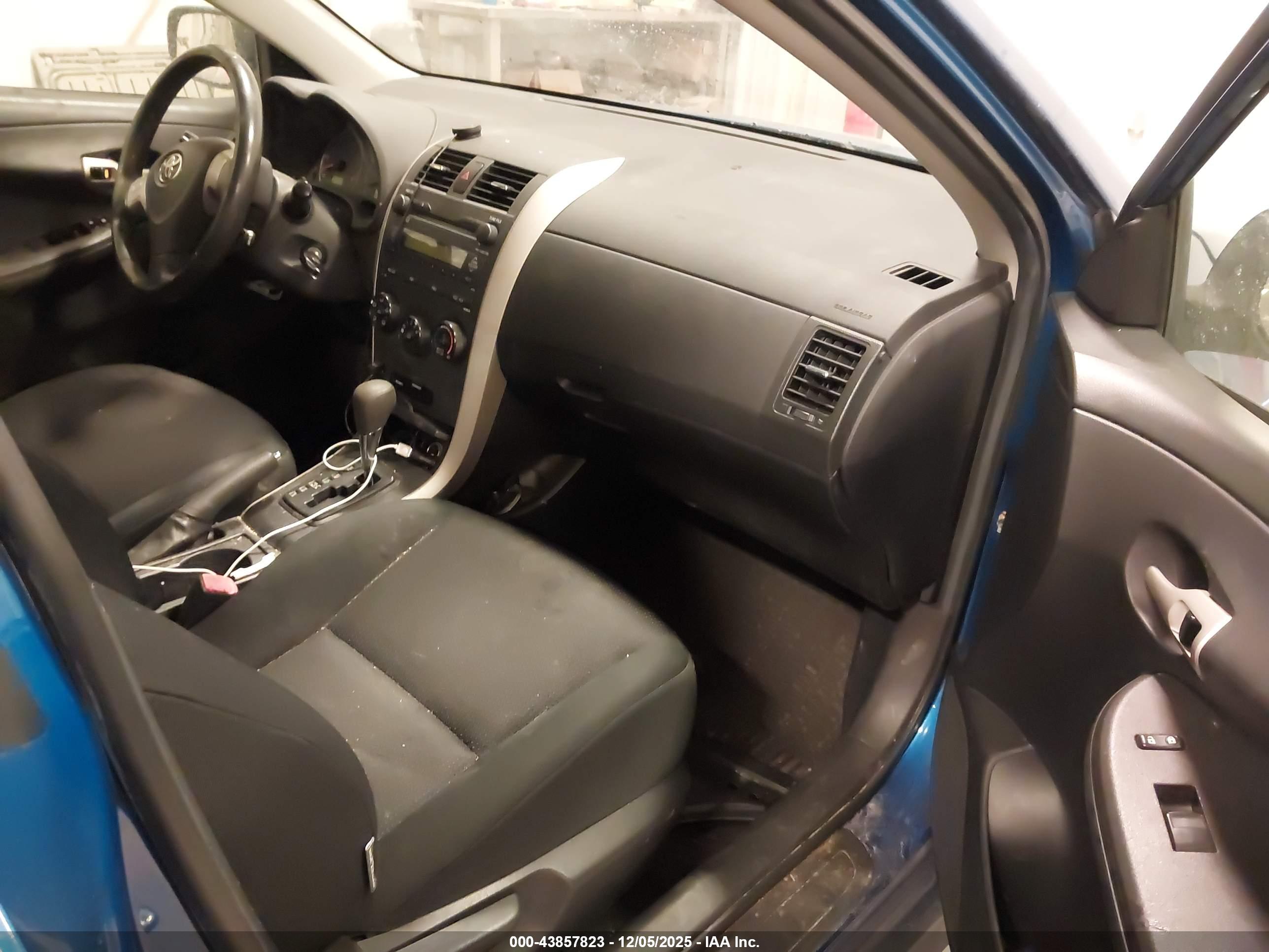 TOYOTA COROLLA image 5