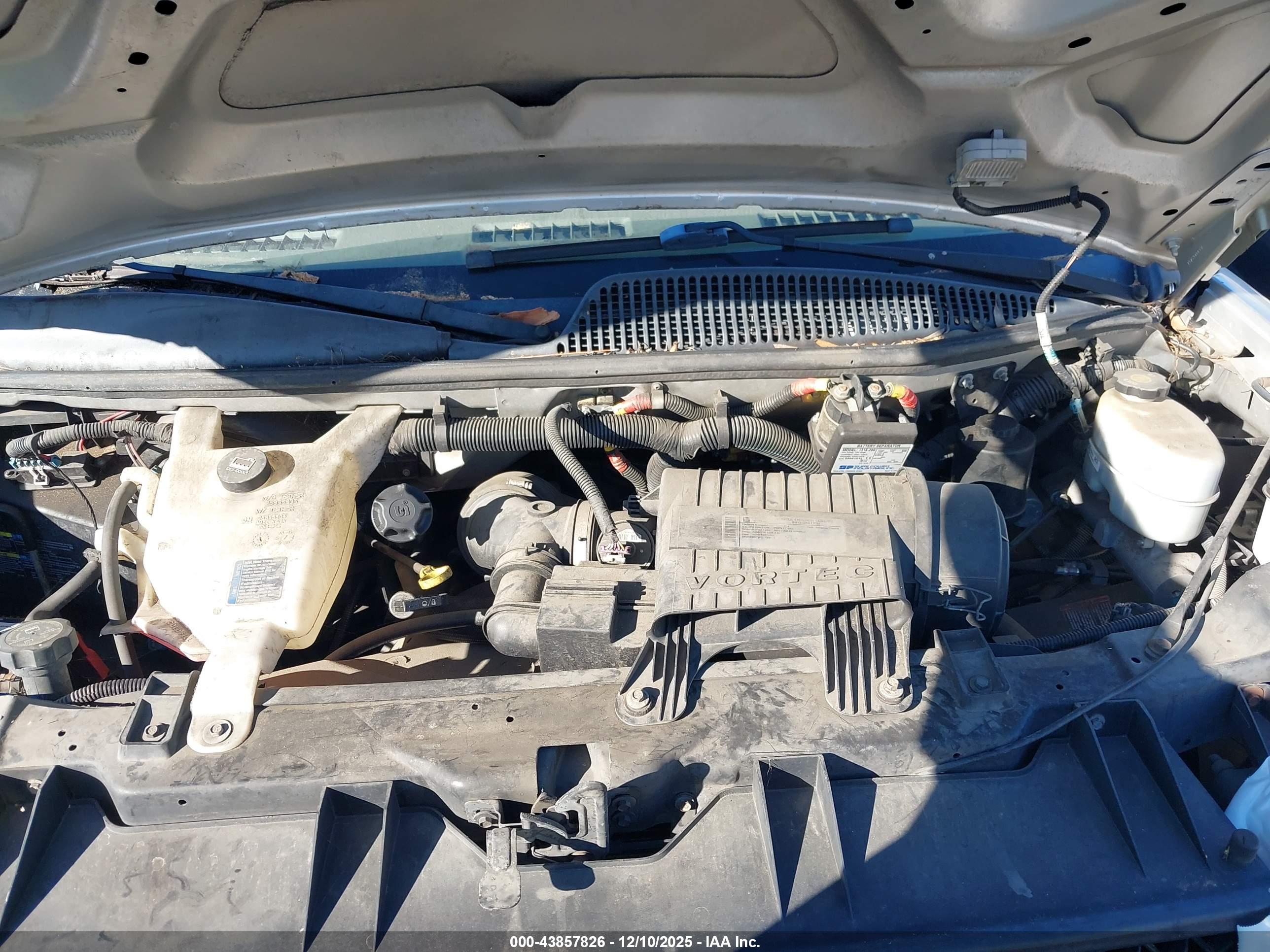 CHEVROLET EXPRESS image 10