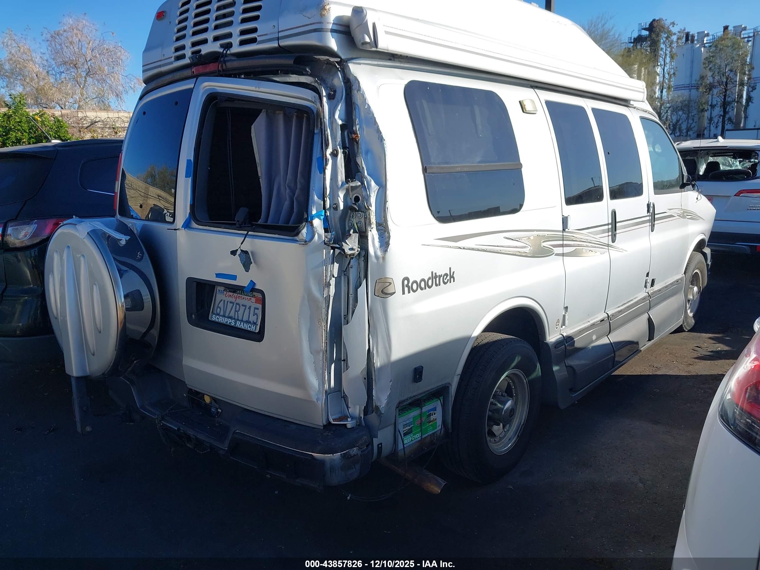 CHEVROLET EXPRESS image 4