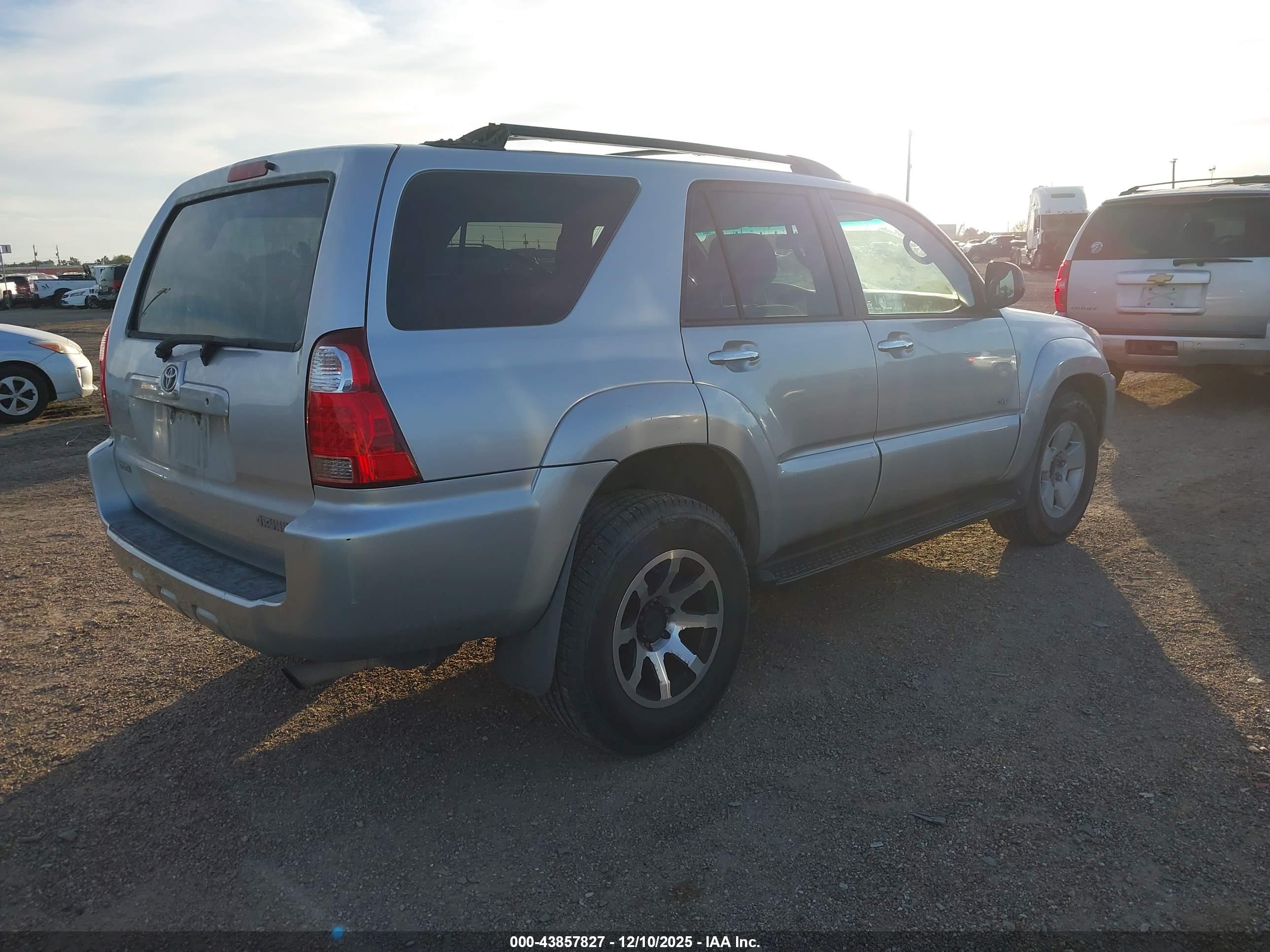 TOYOTA 4RUNNER image 4