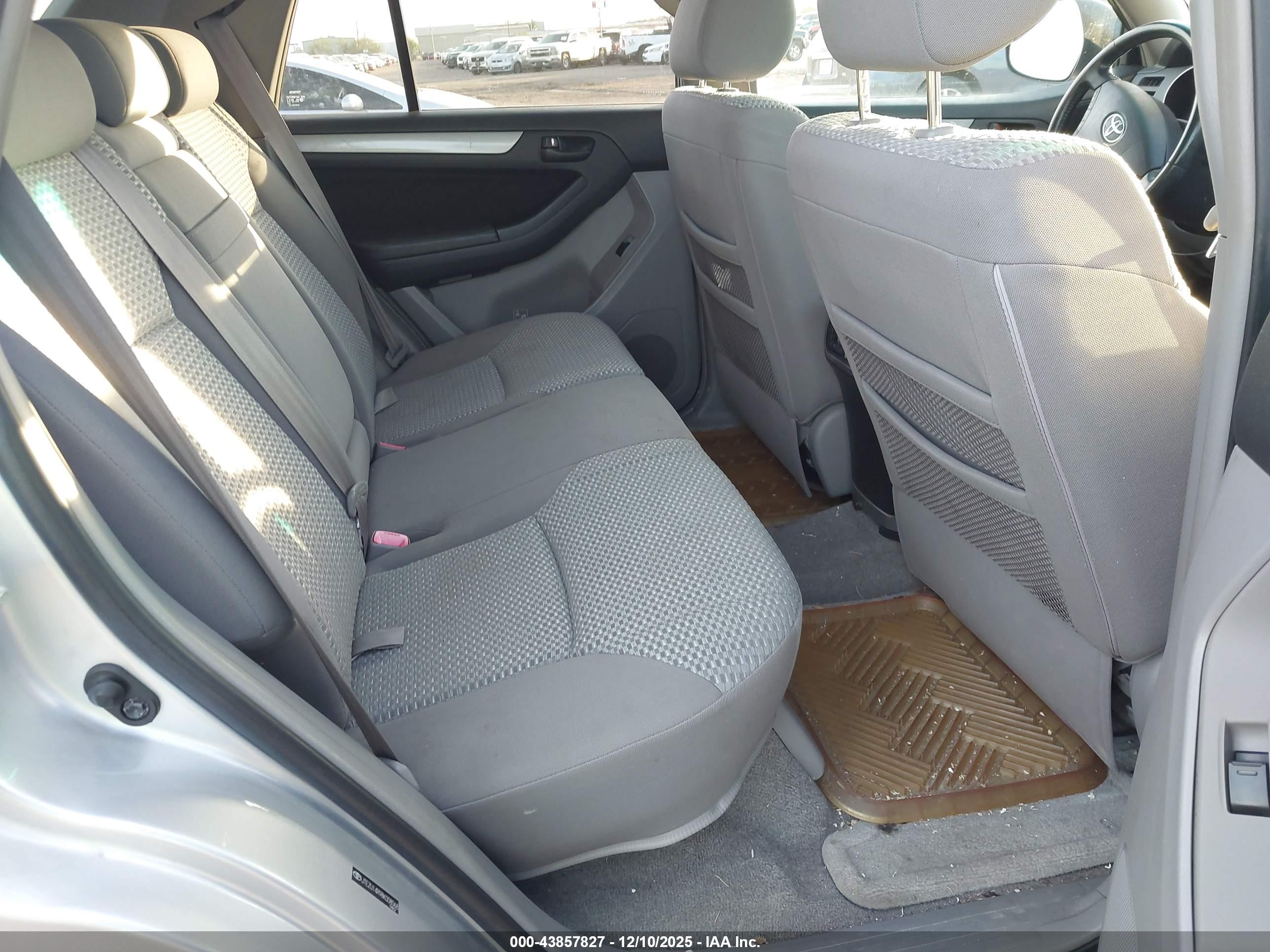TOYOTA 4RUNNER image 8