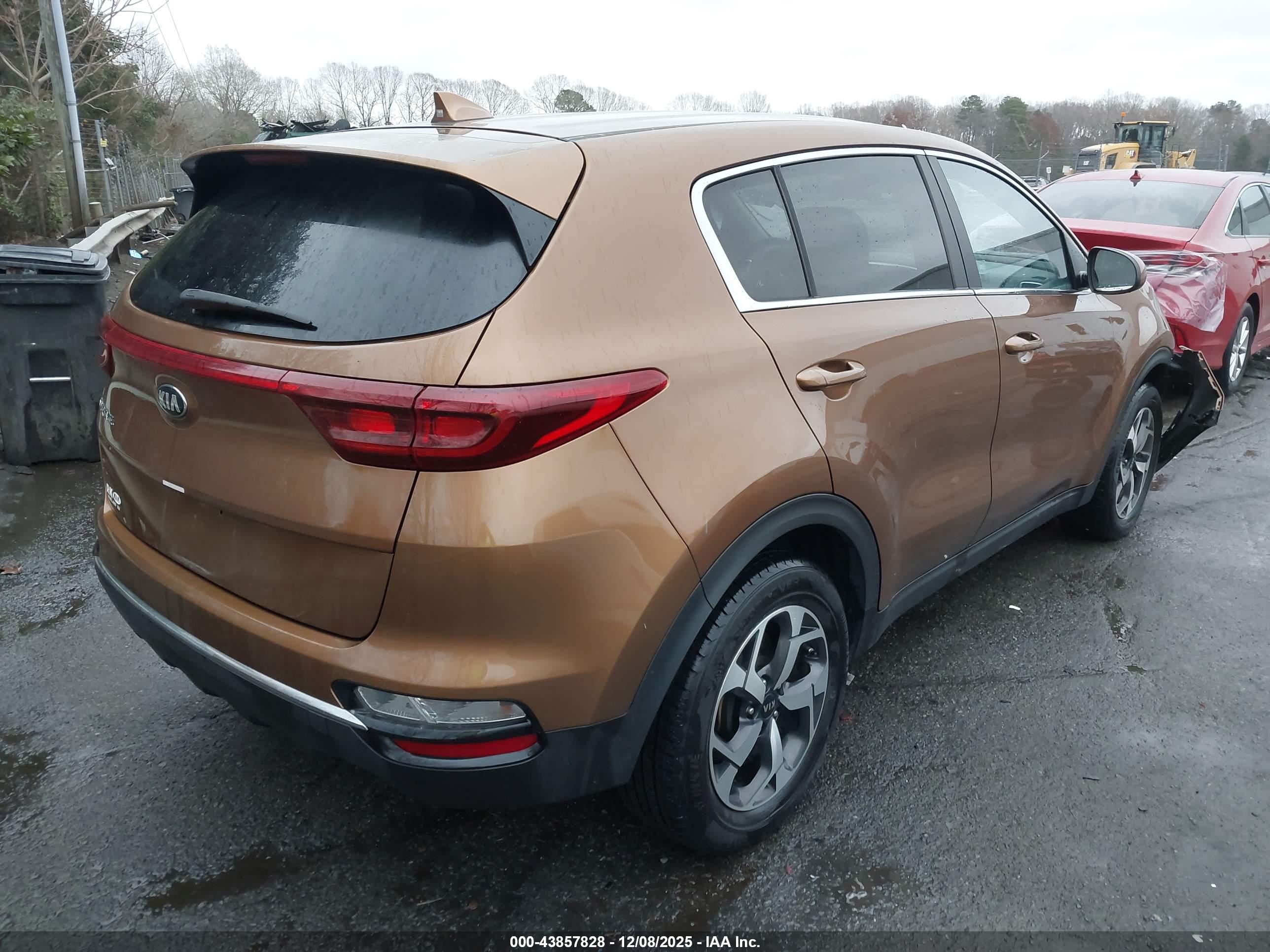 KIA SPORTAGE image 4
