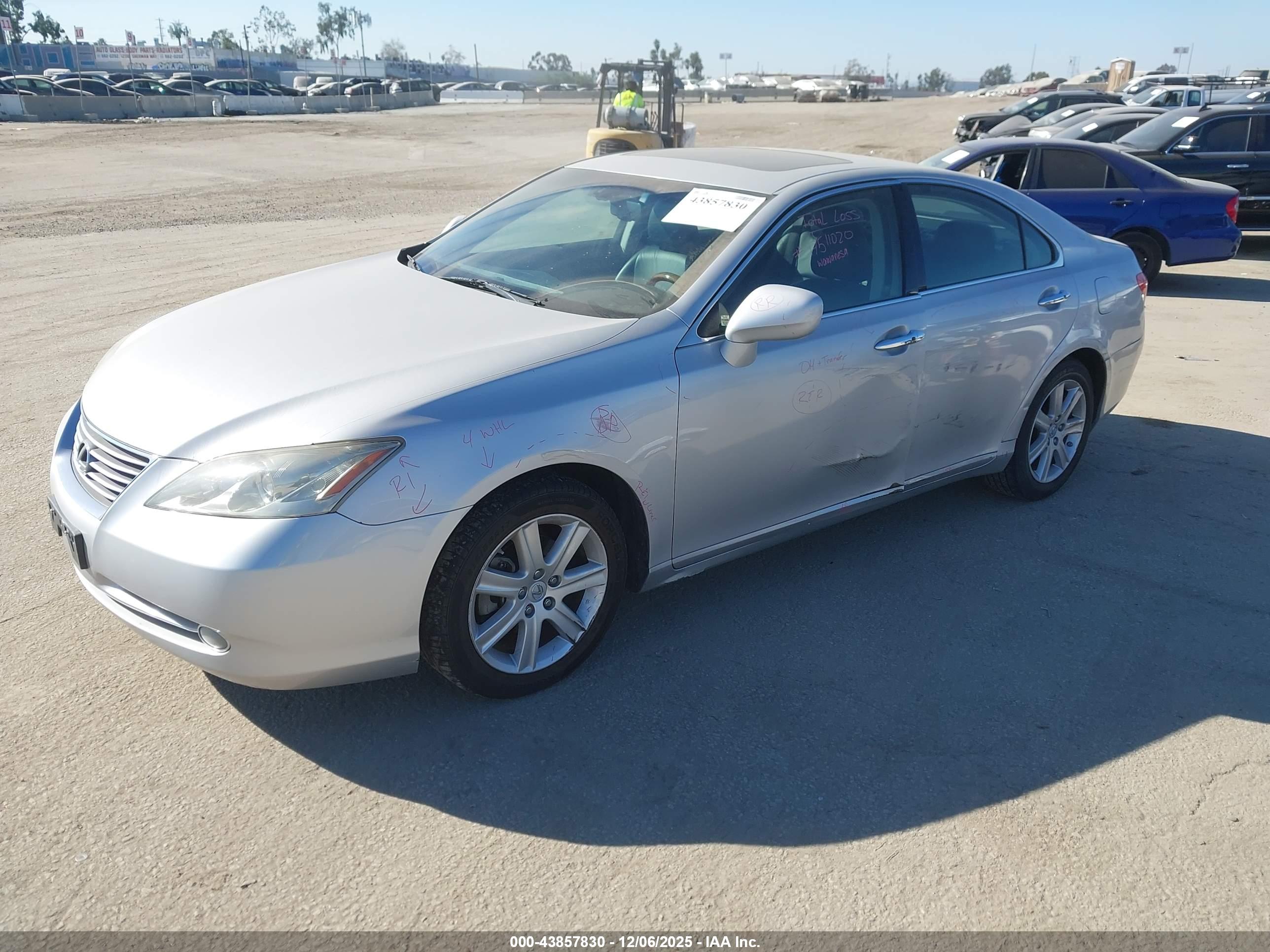 LEXUS ES image 2