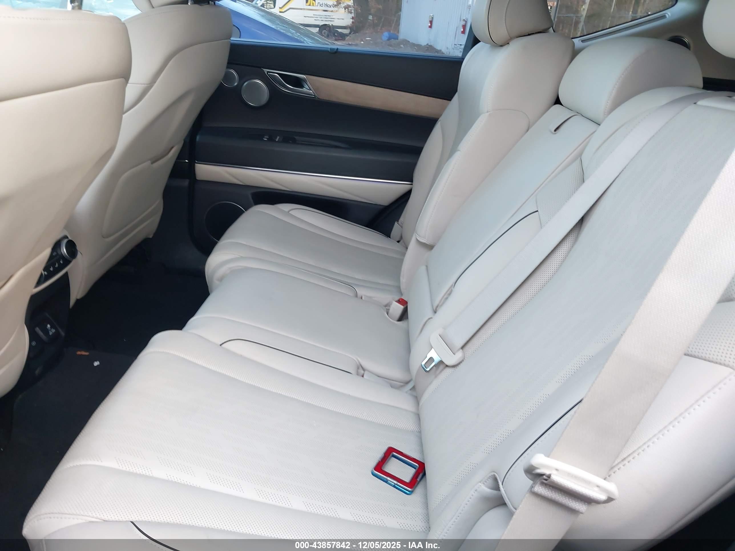 GENESIS GV80 image 8