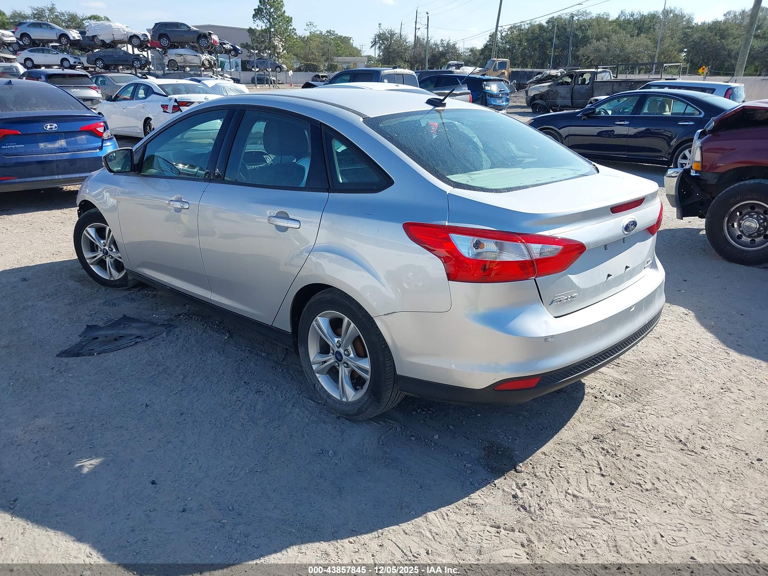 FORD FOCUS image 3
