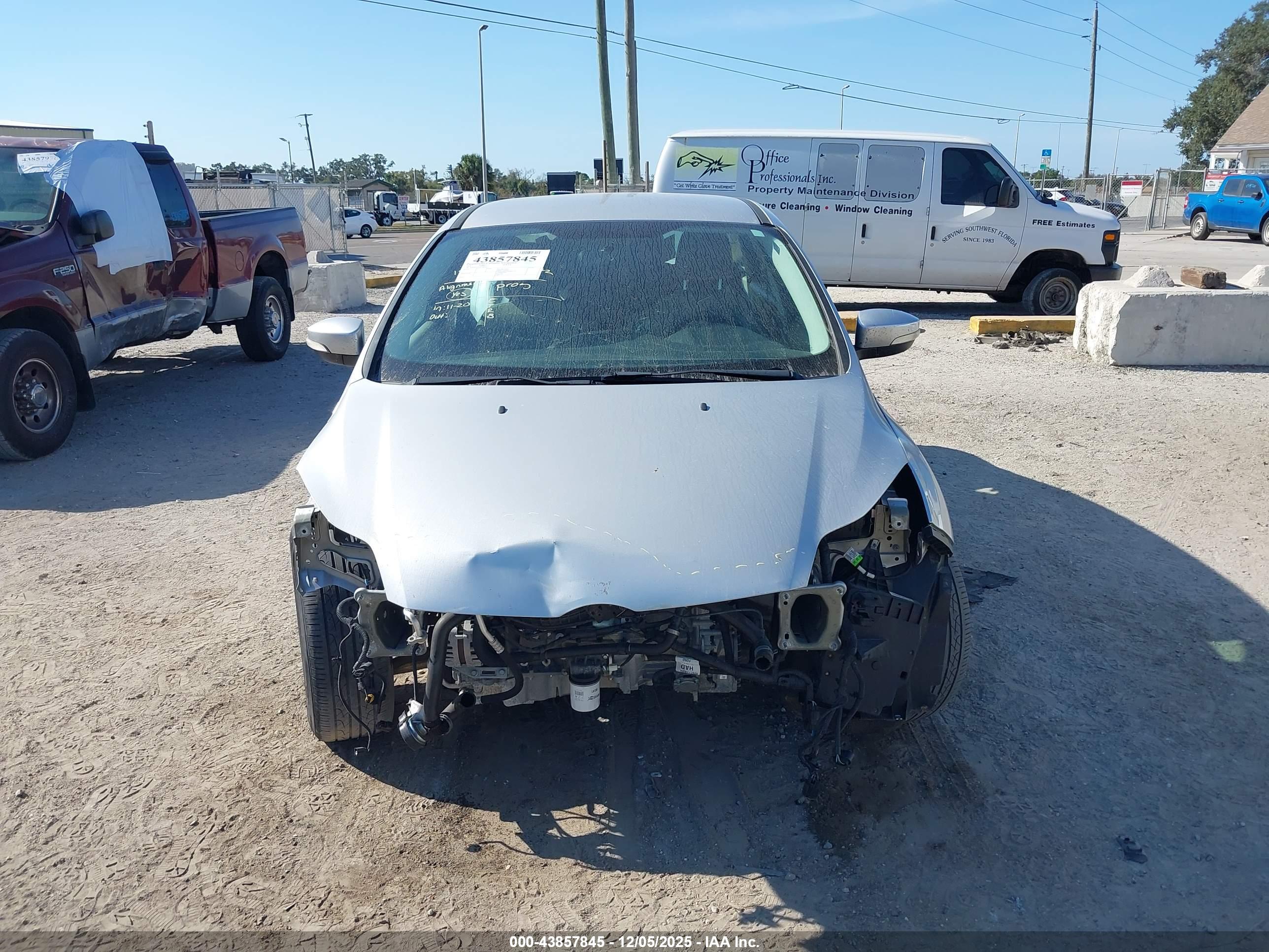 FORD FOCUS image 6