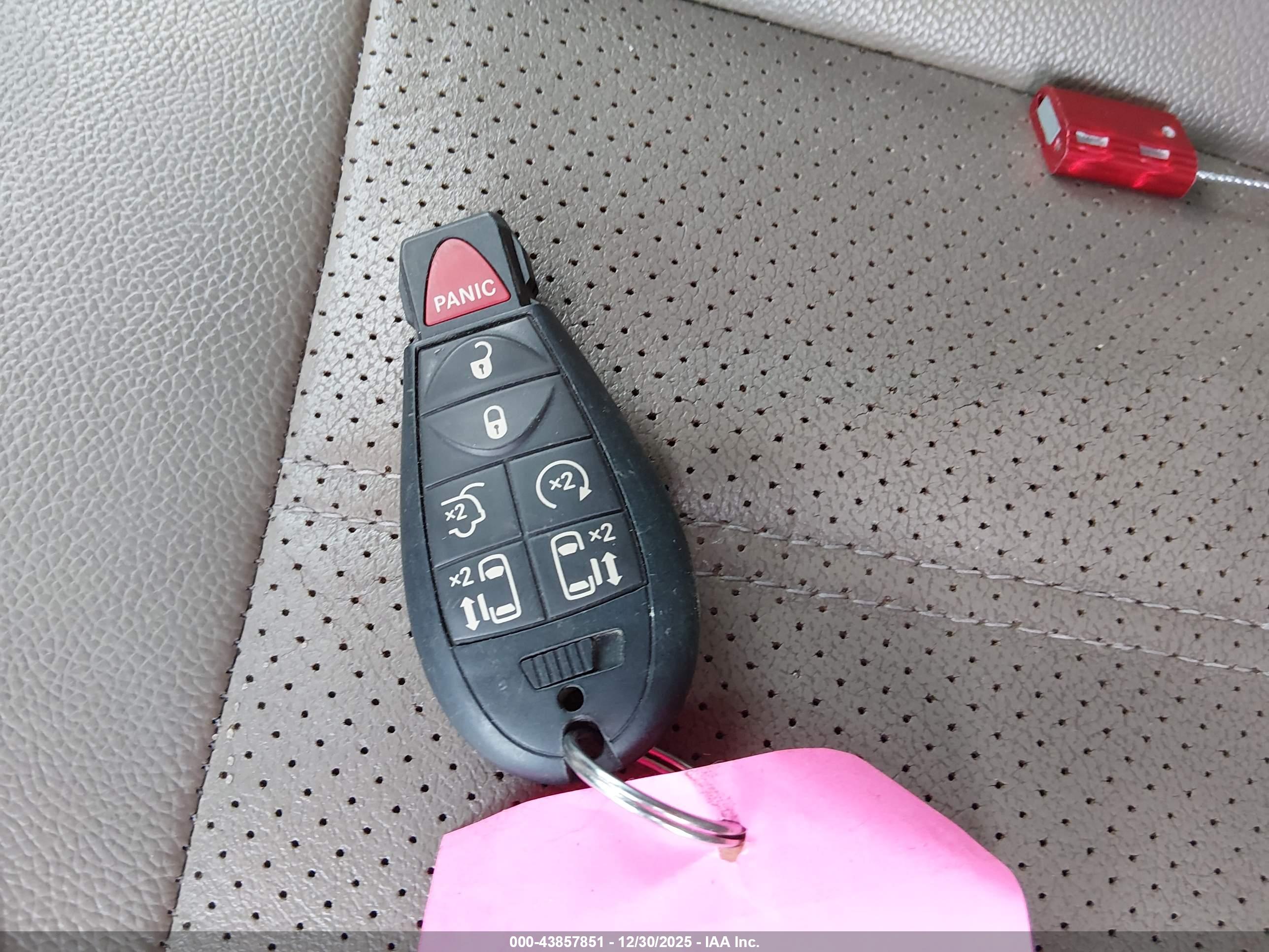 CHRYSLER TOWN image 11
