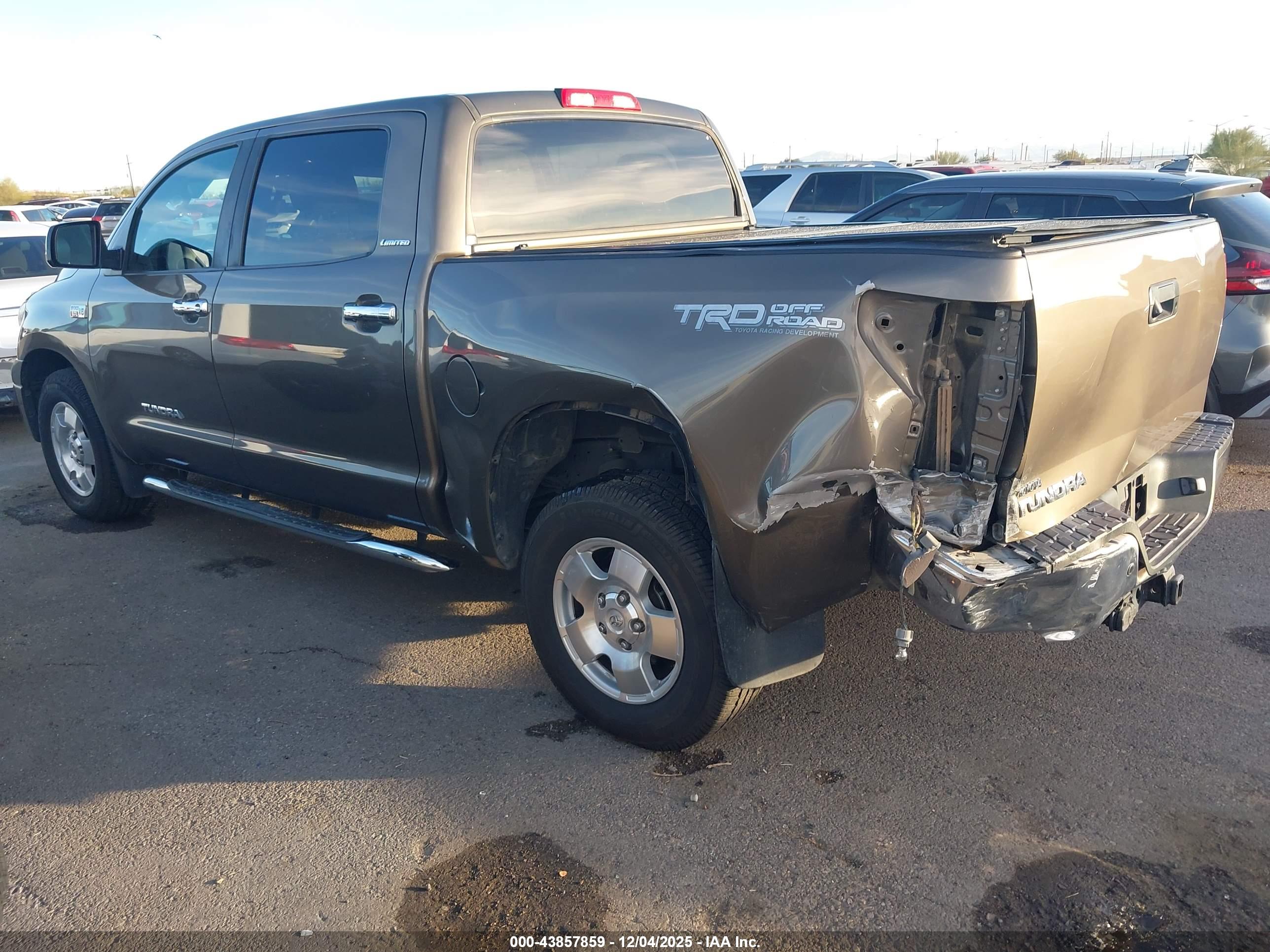 TOYOTA TUNDRA image 3