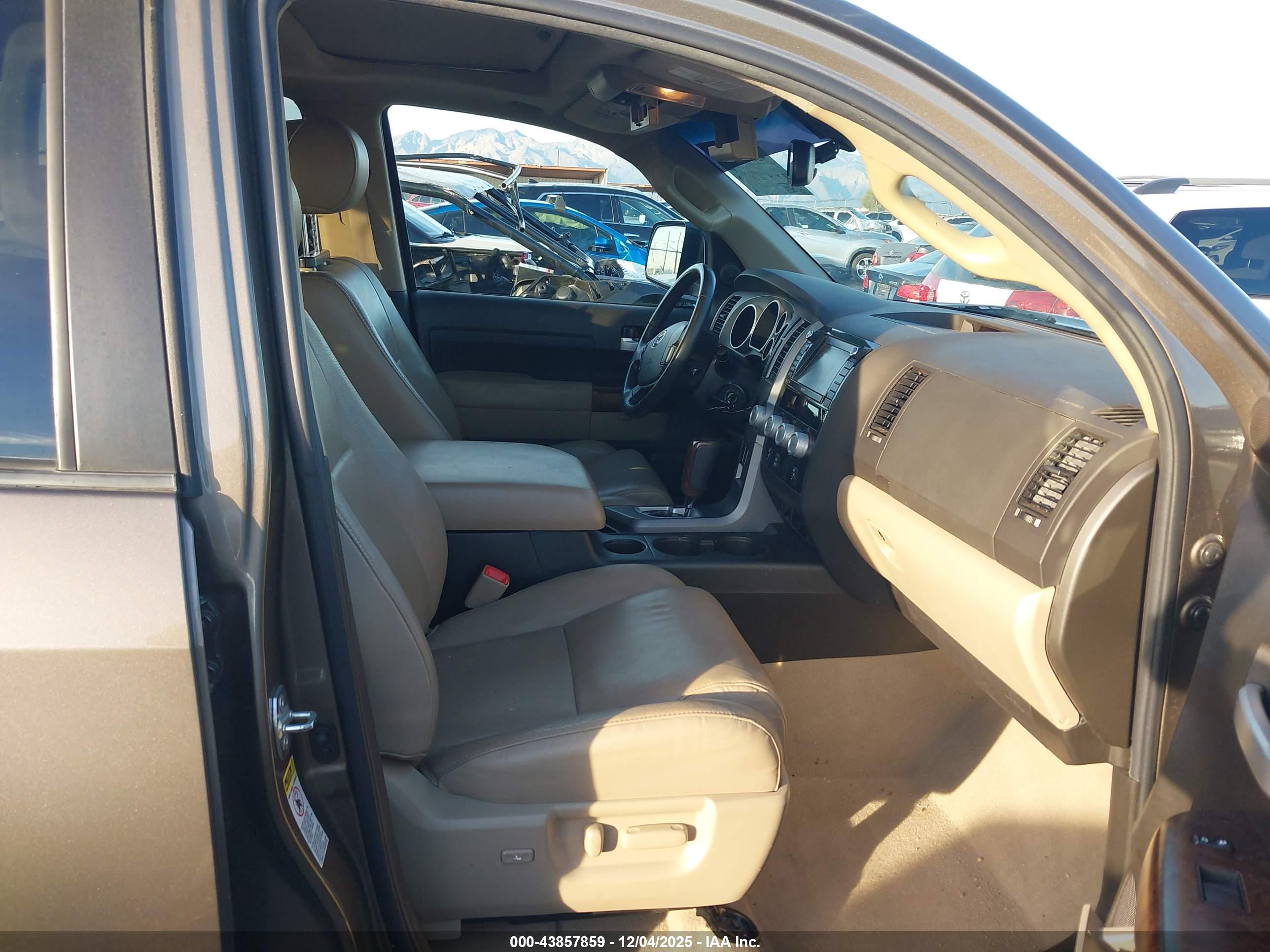 TOYOTA TUNDRA image 5