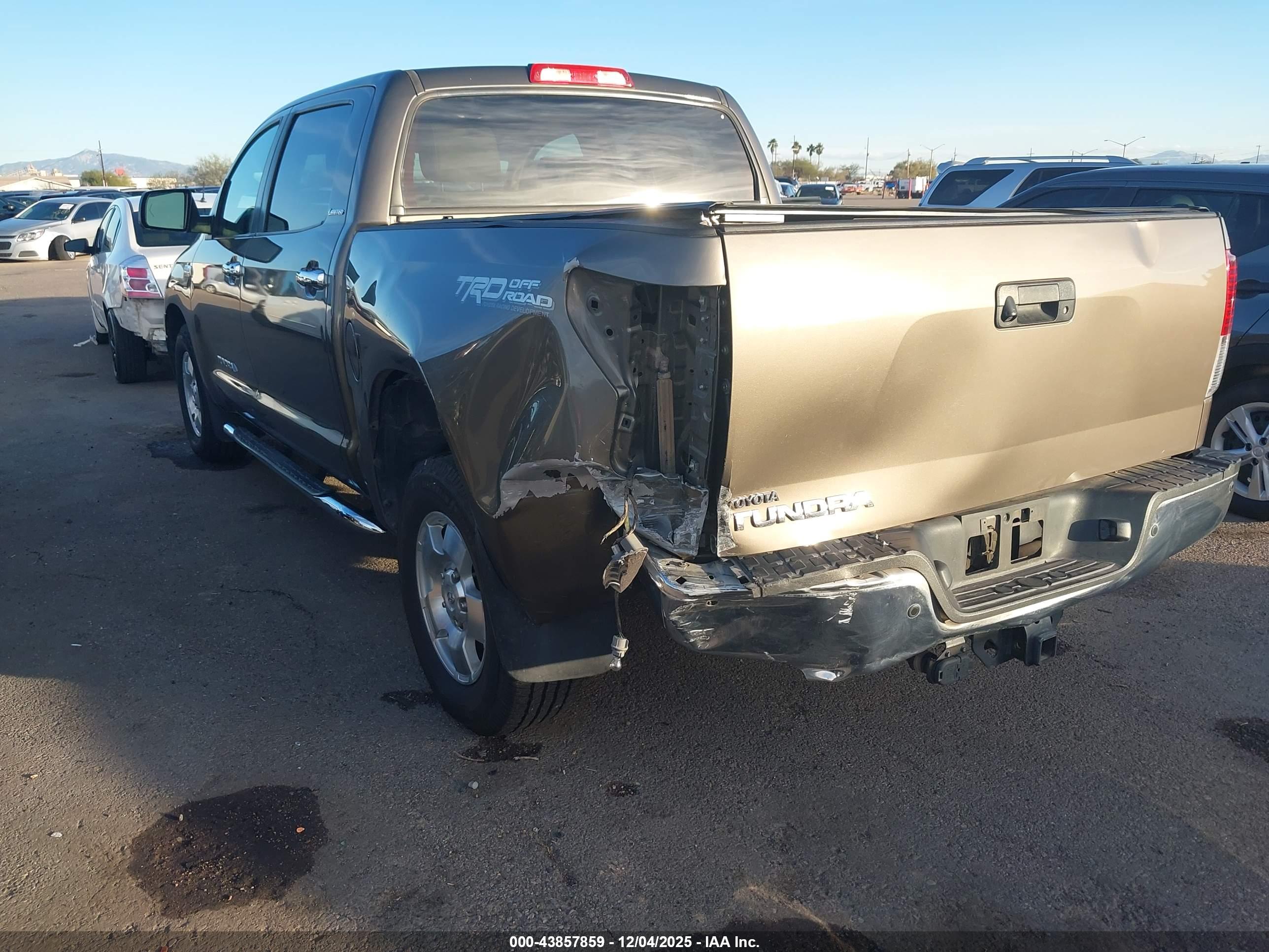TOYOTA TUNDRA image 6