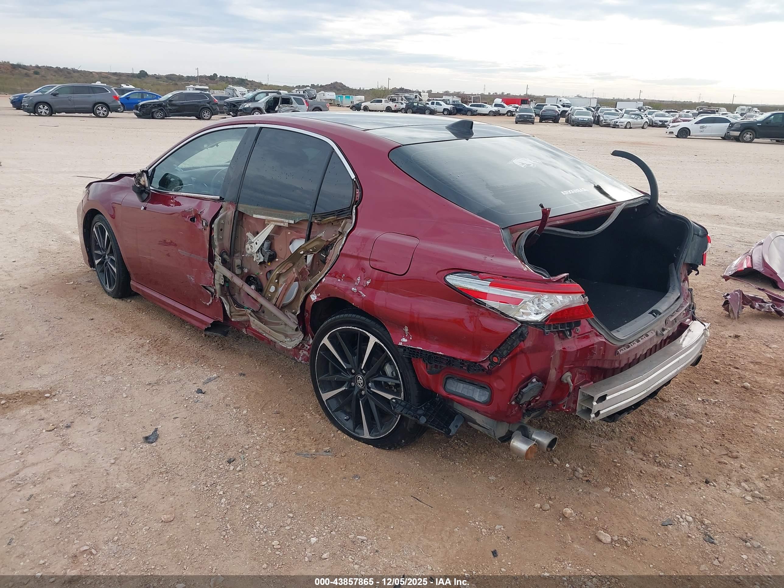 TOYOTA CAMRY image 3