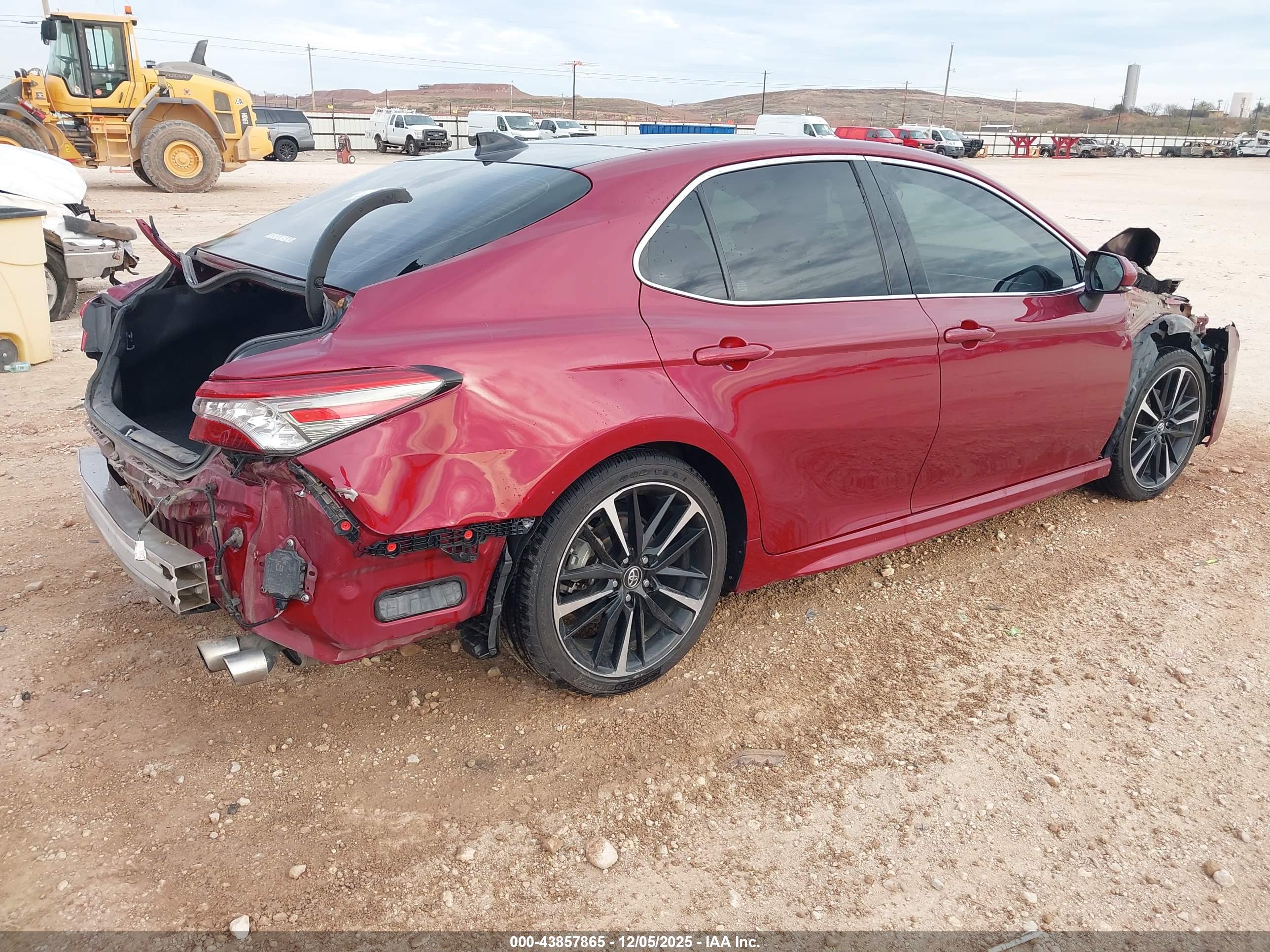 TOYOTA CAMRY image 4