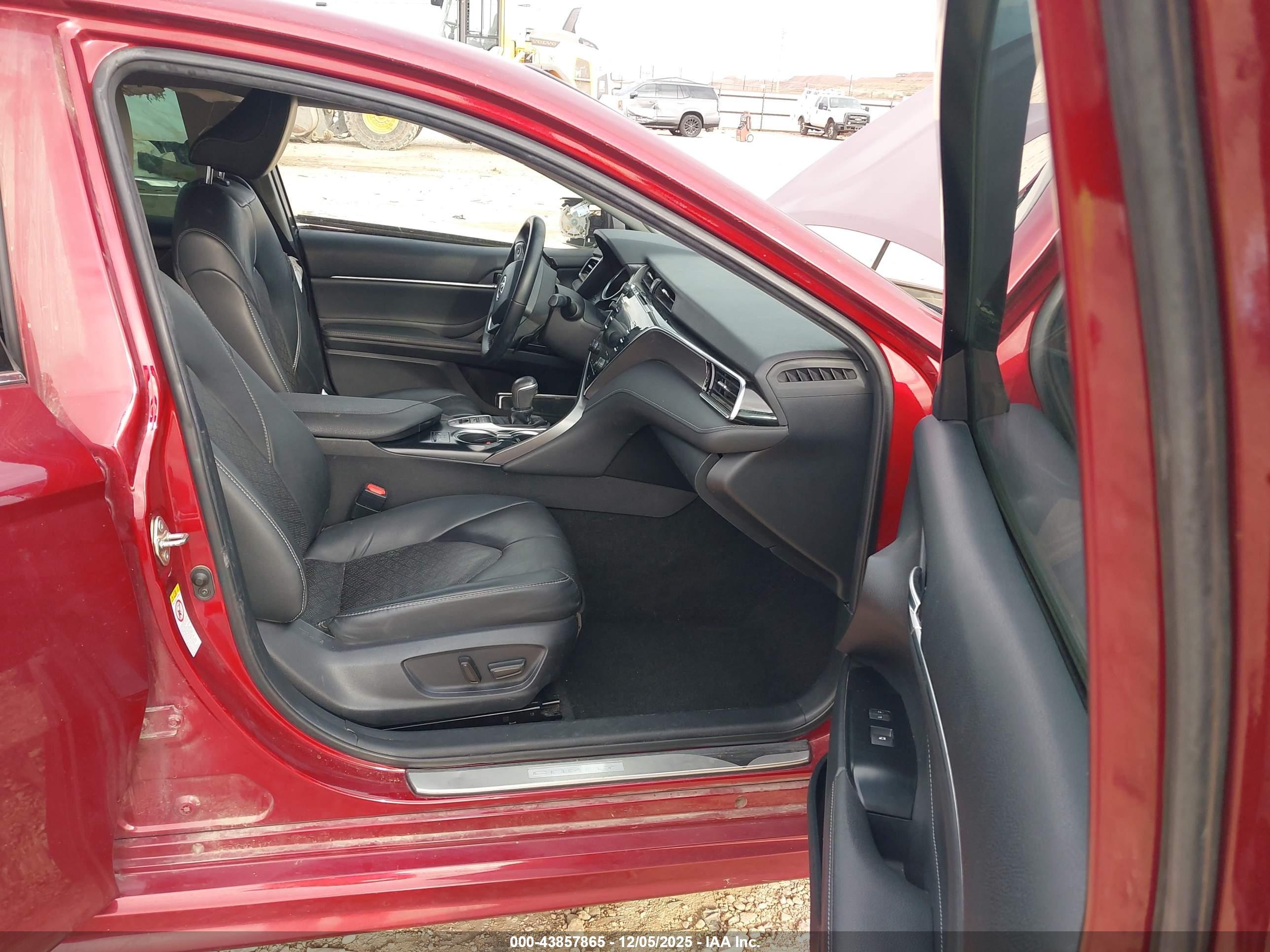 TOYOTA CAMRY image 5