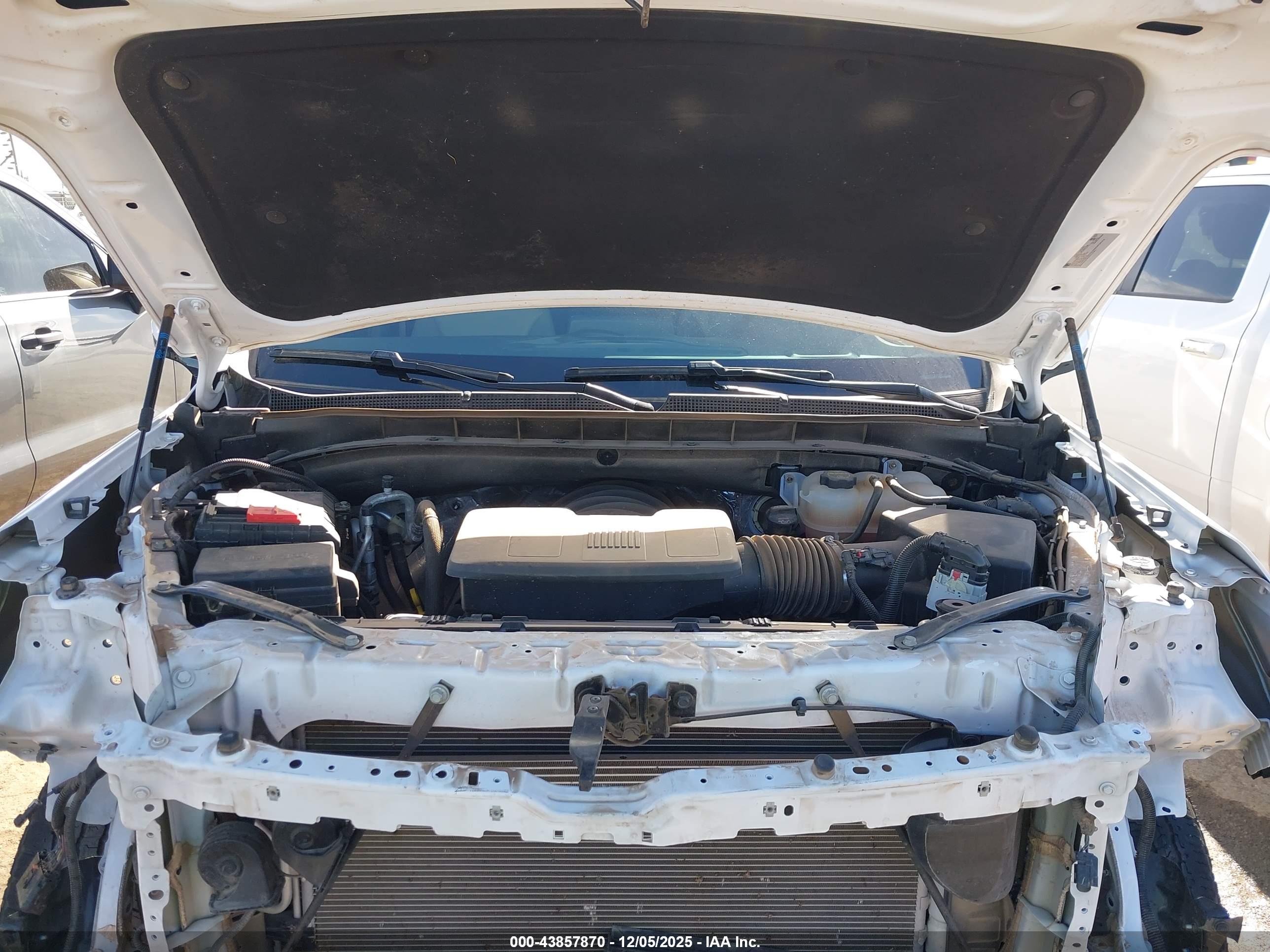 CHEVROLET TAHOE image 10