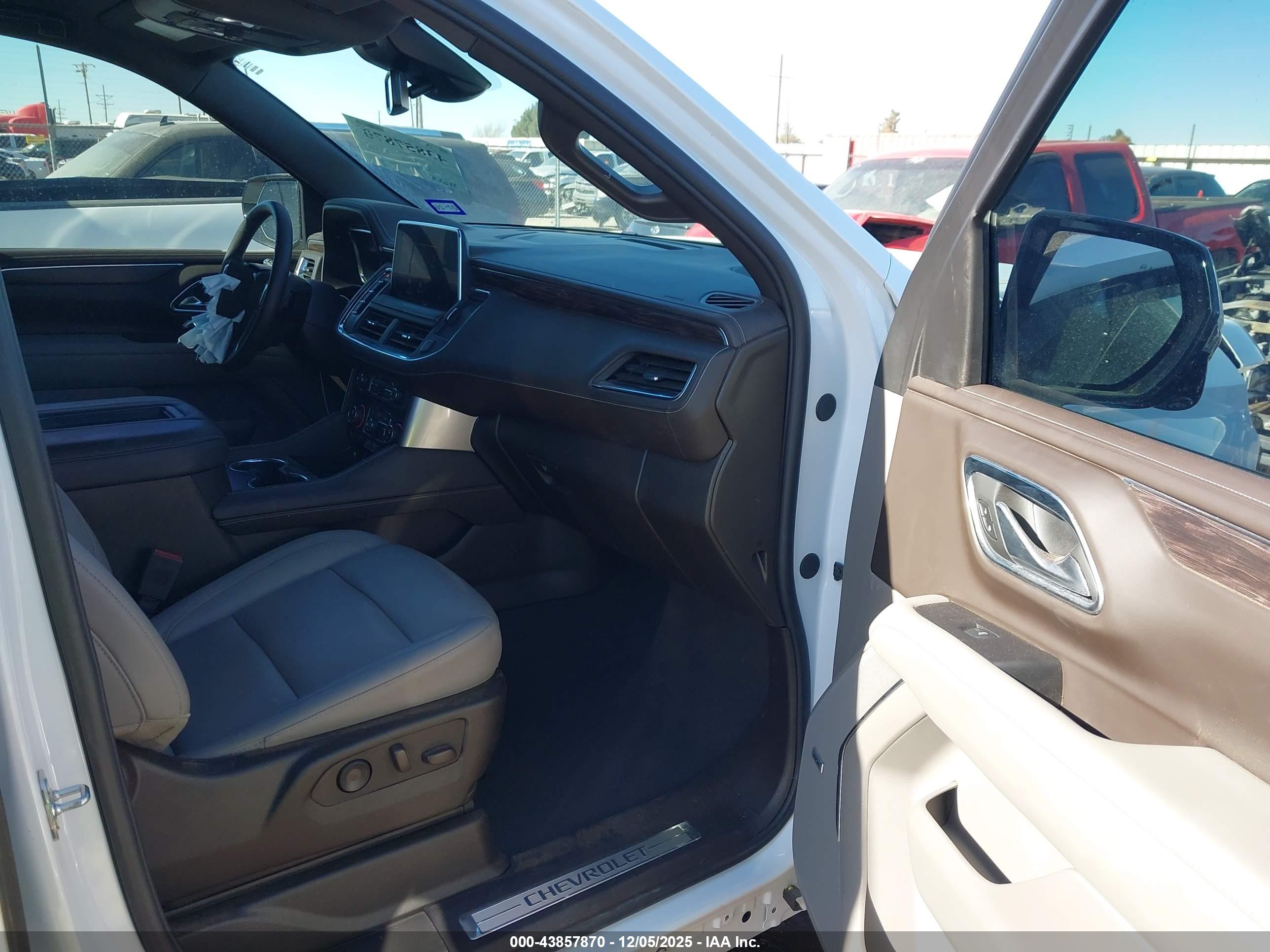 CHEVROLET TAHOE image 5