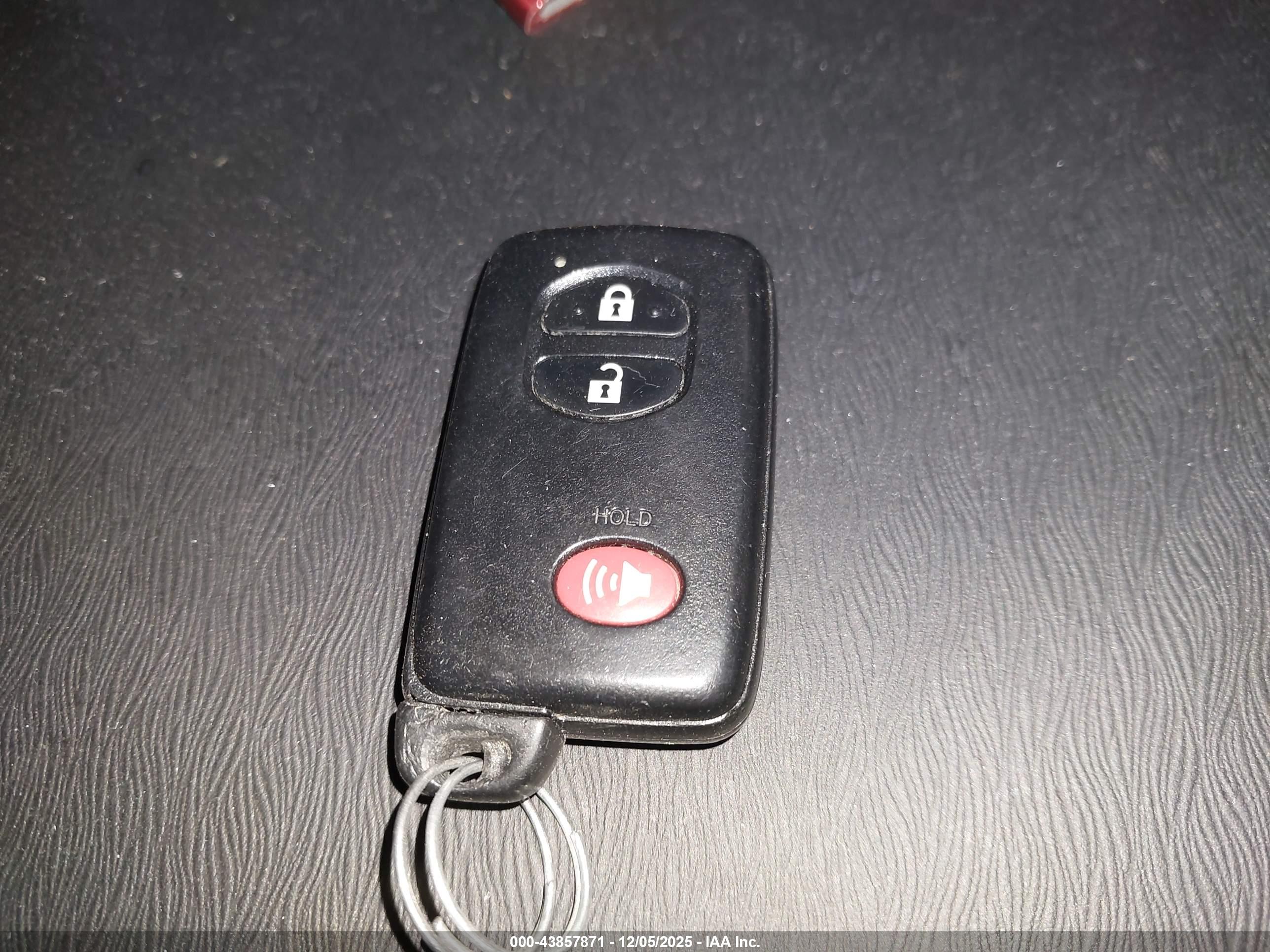TOYOTA PRIUS image 11