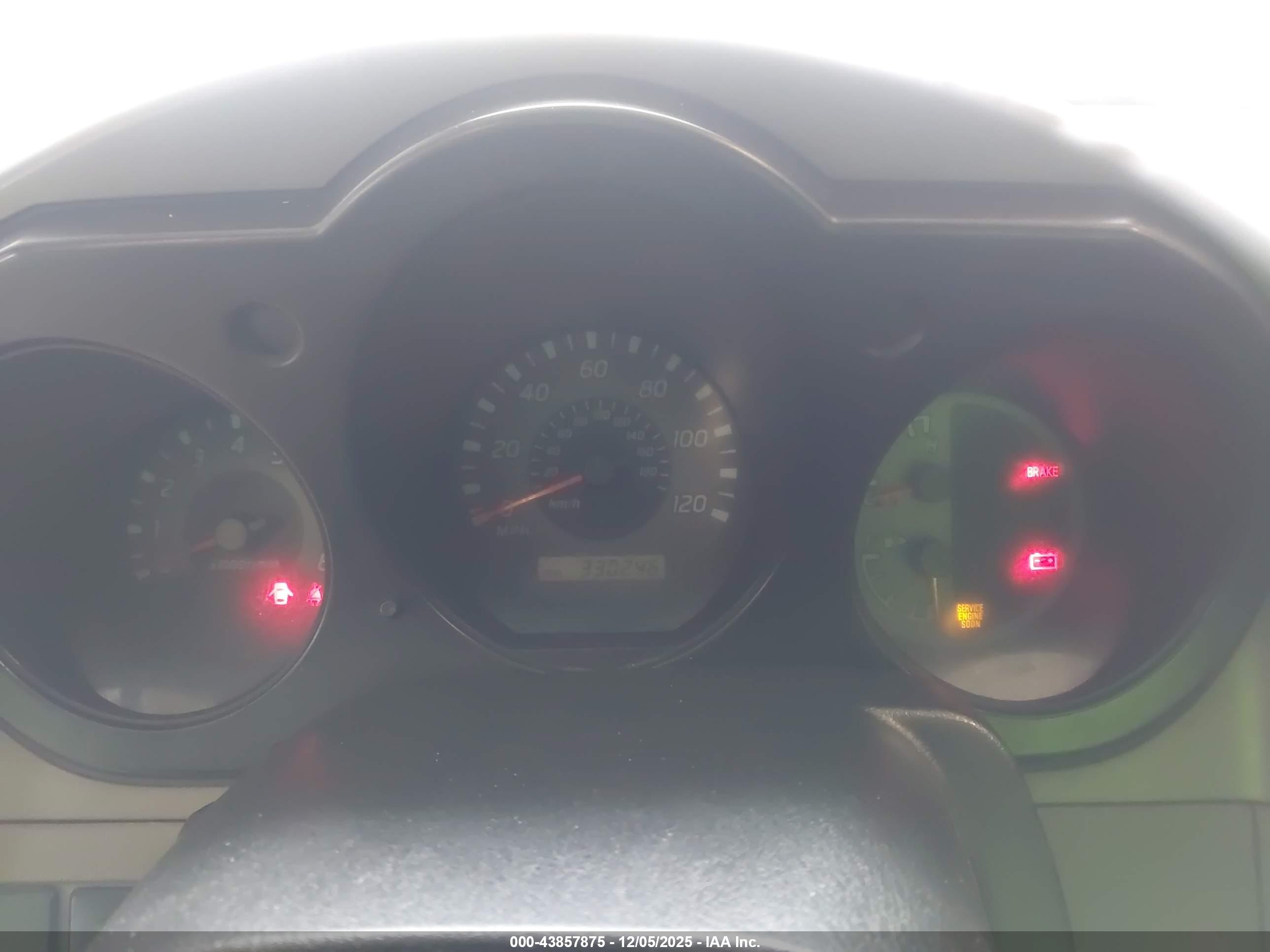 NISSAN XTERRA image 7