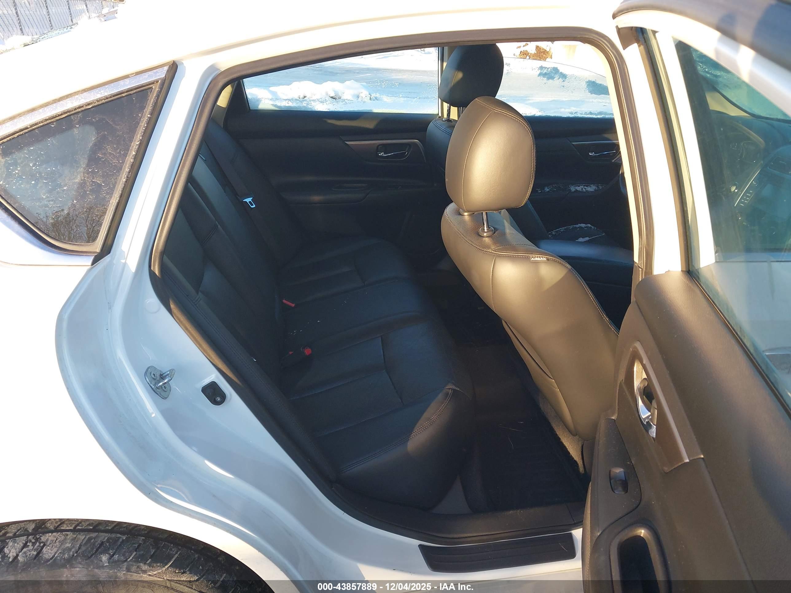 NISSAN ALTIMA image 8