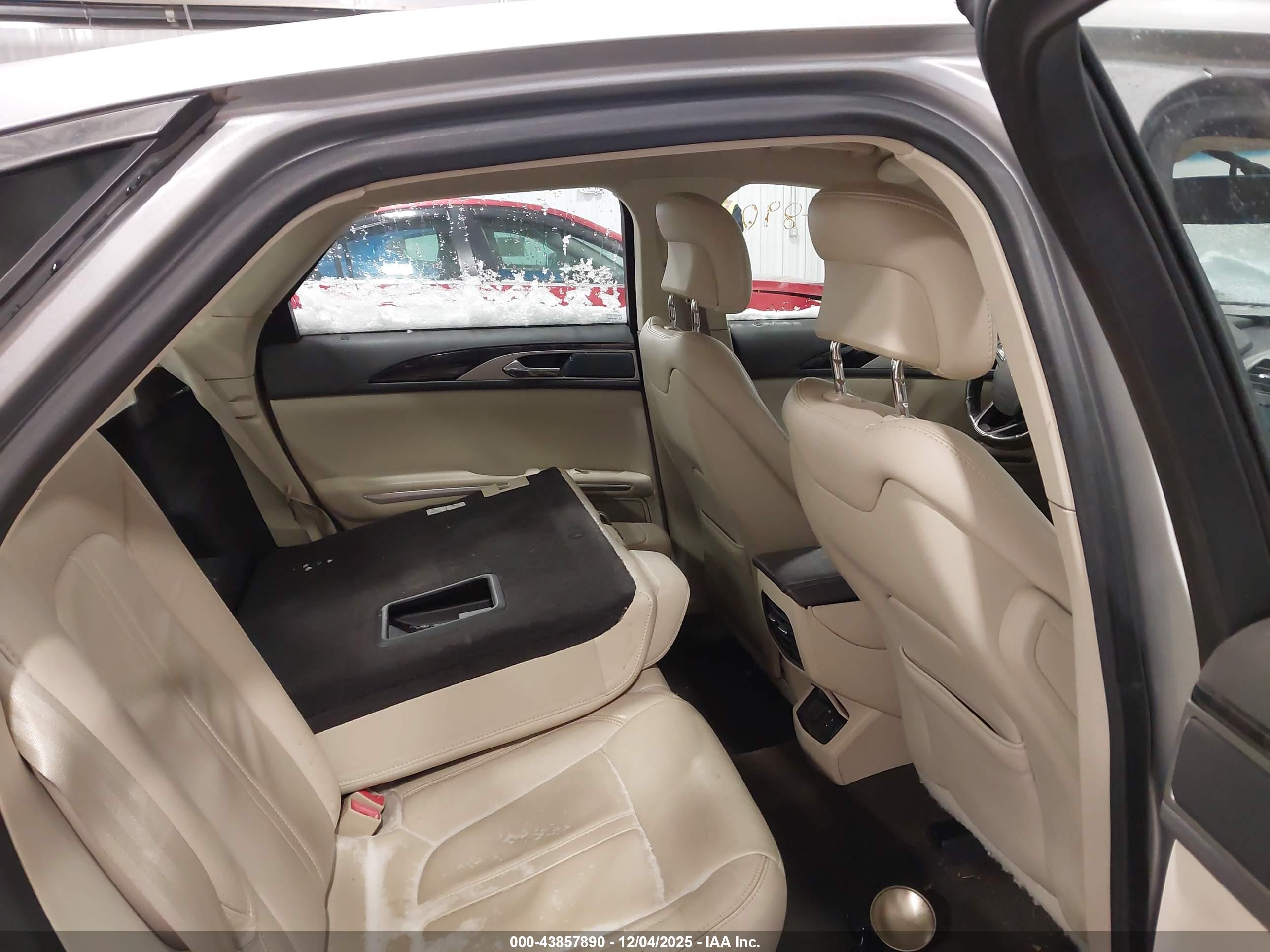LINCOLN MKZ image 8