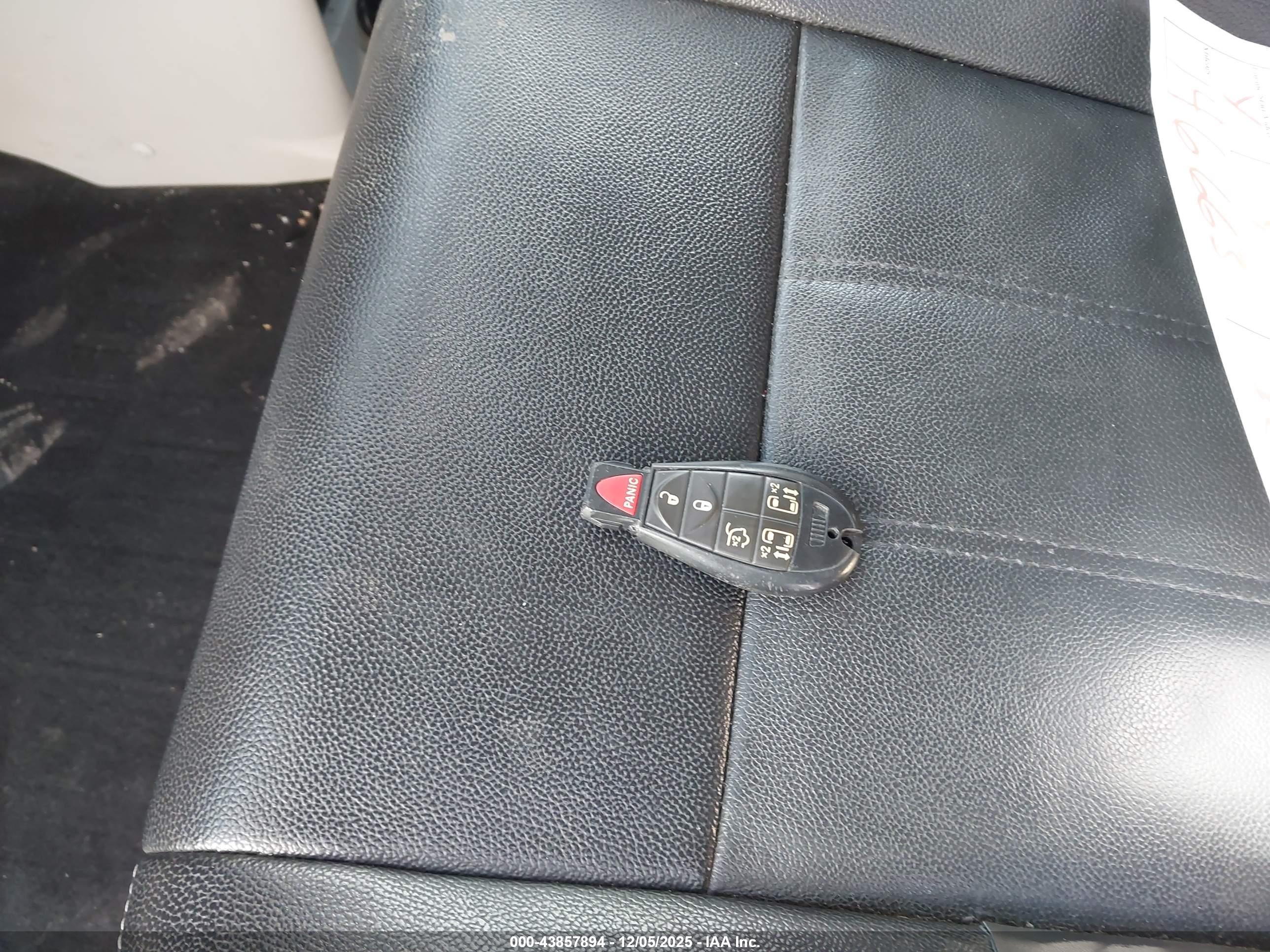 CHRYSLER TOWN image 11