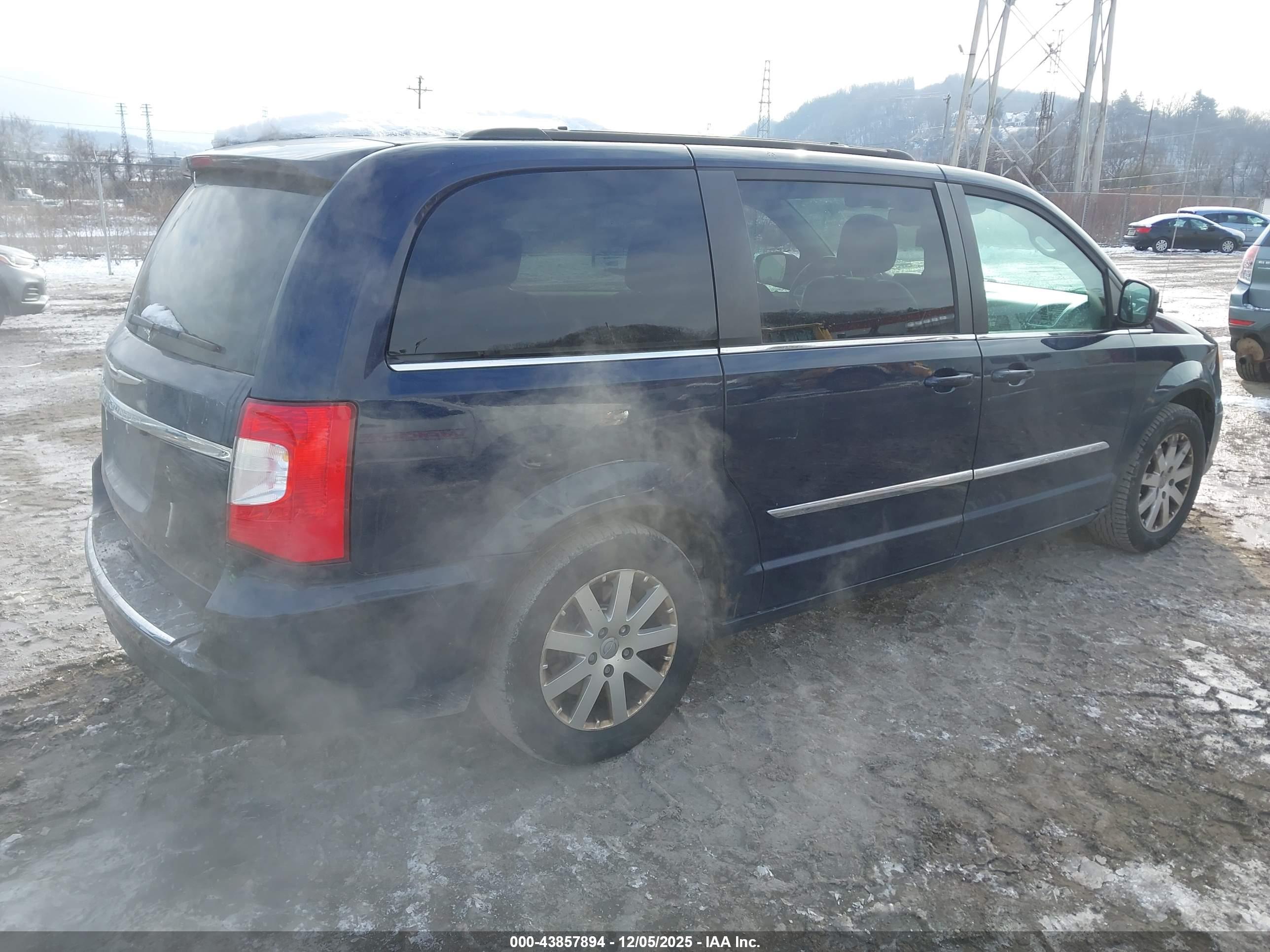 CHRYSLER TOWN image 4