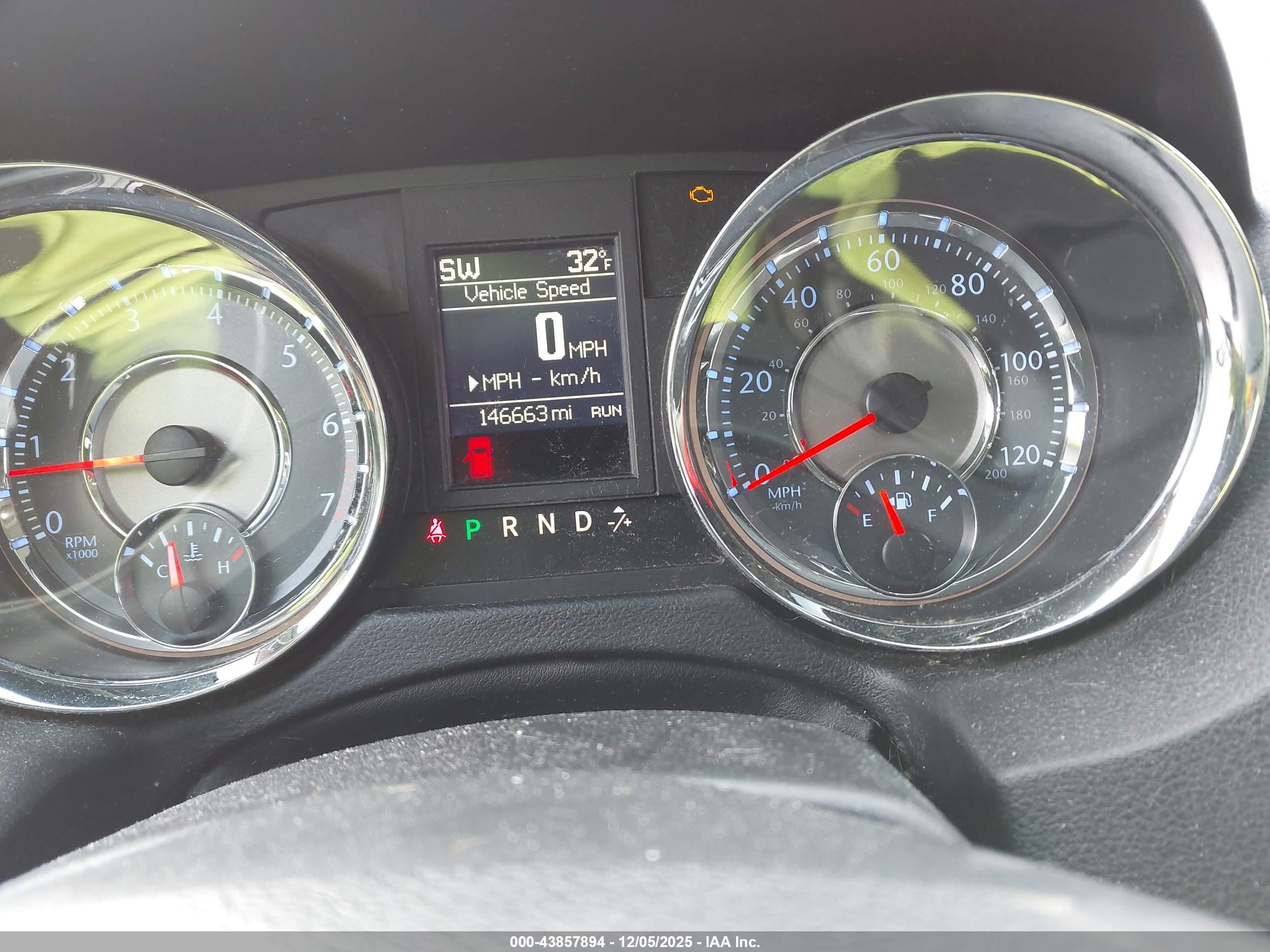 CHRYSLER TOWN image 7