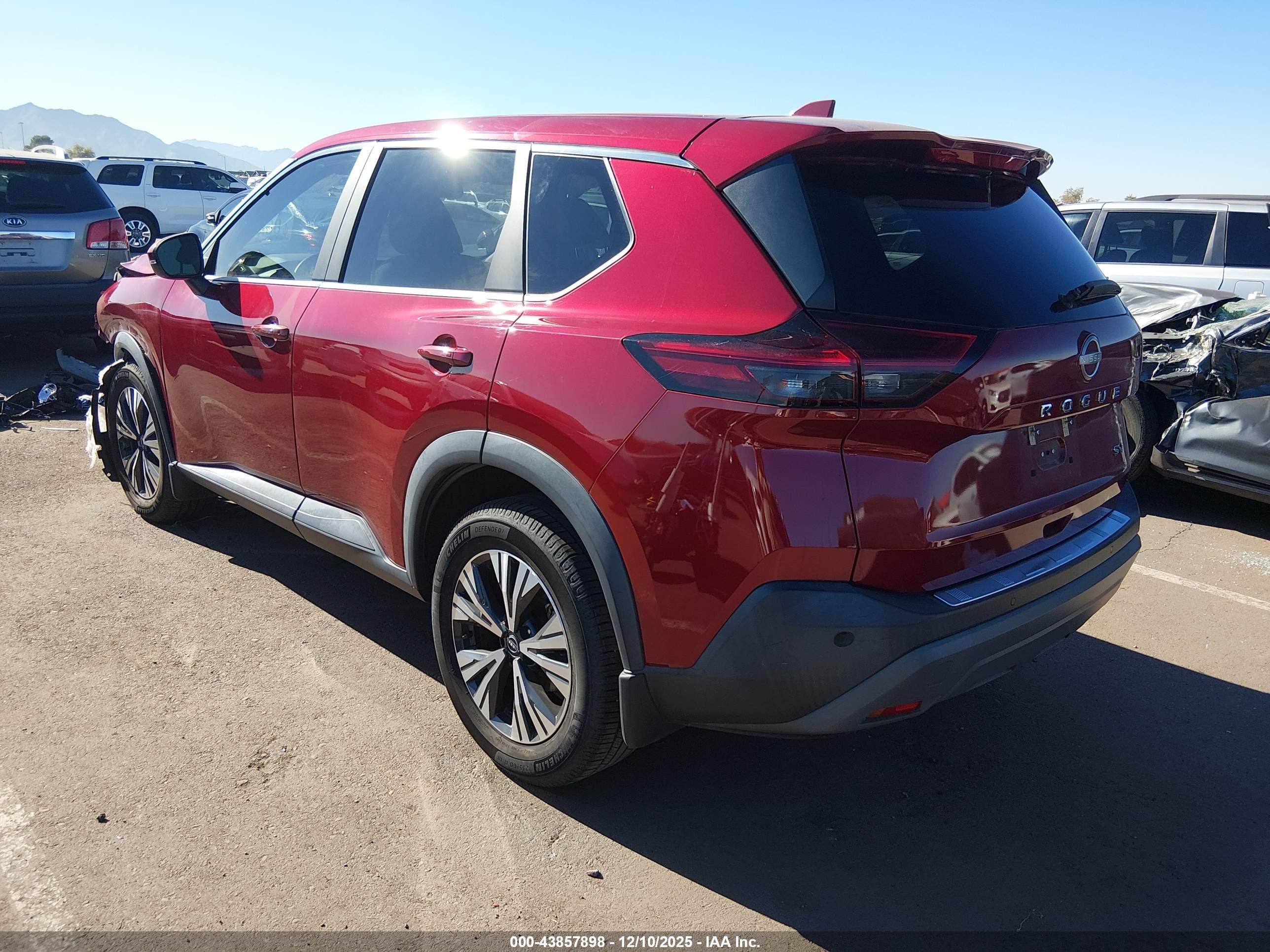 NISSAN ROGUE image 3