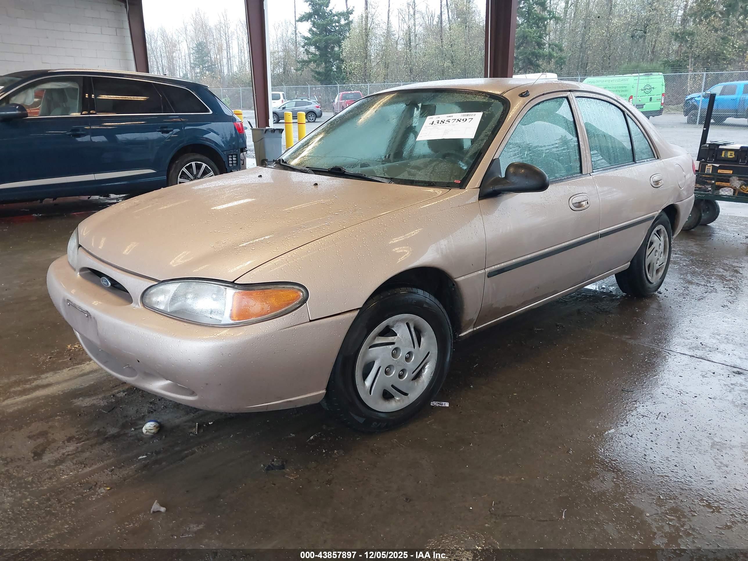 FORD ESCORT image 2