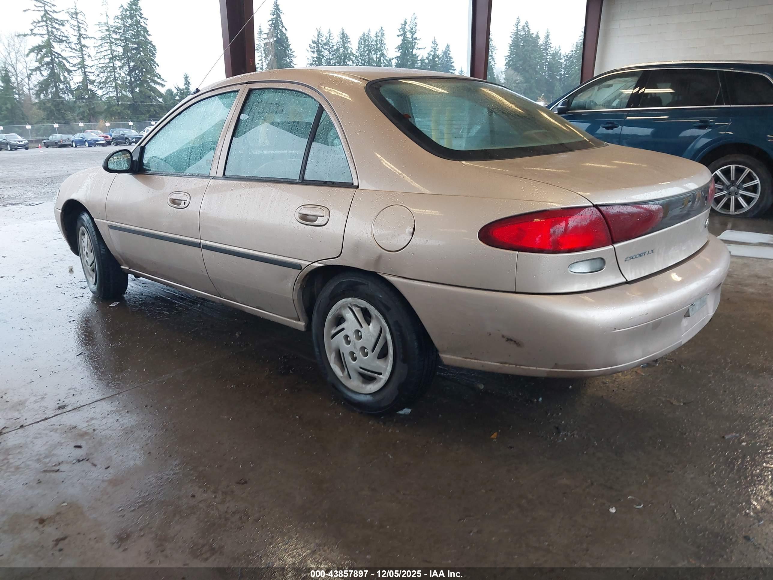 FORD ESCORT image 3
