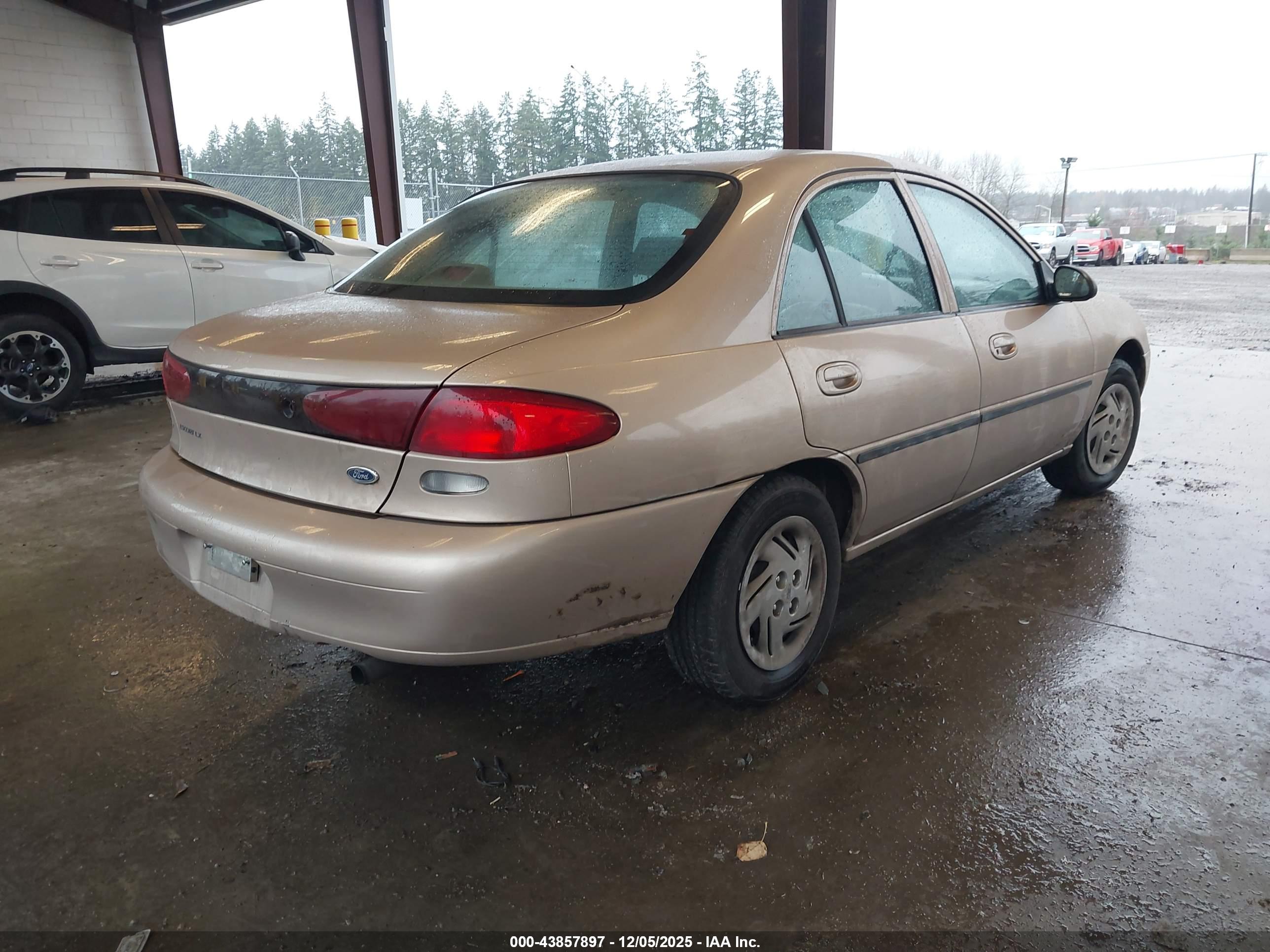 FORD ESCORT image 4
