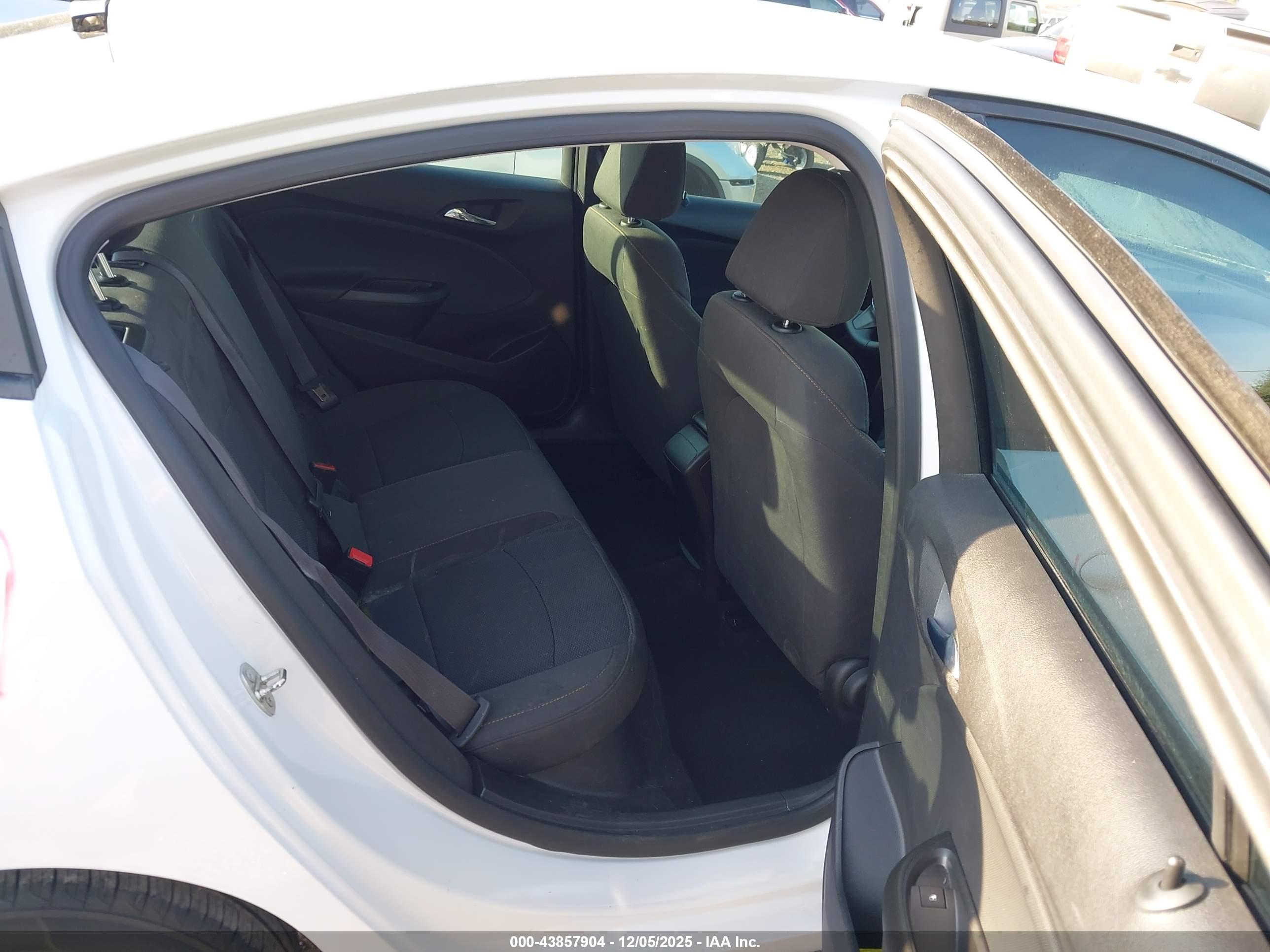 CHEVROLET CRUZE image 8