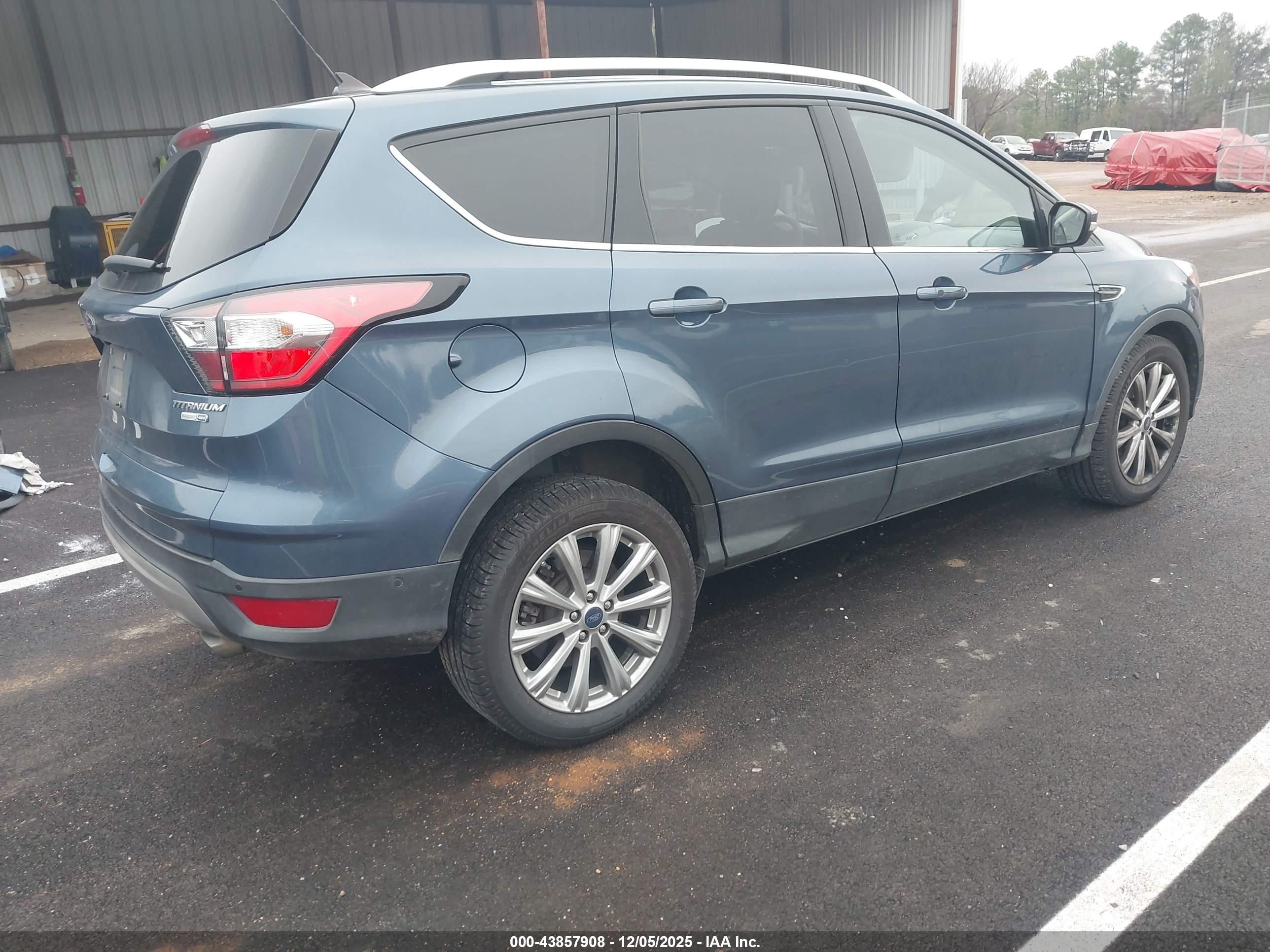 FORD ESCAPE image 4