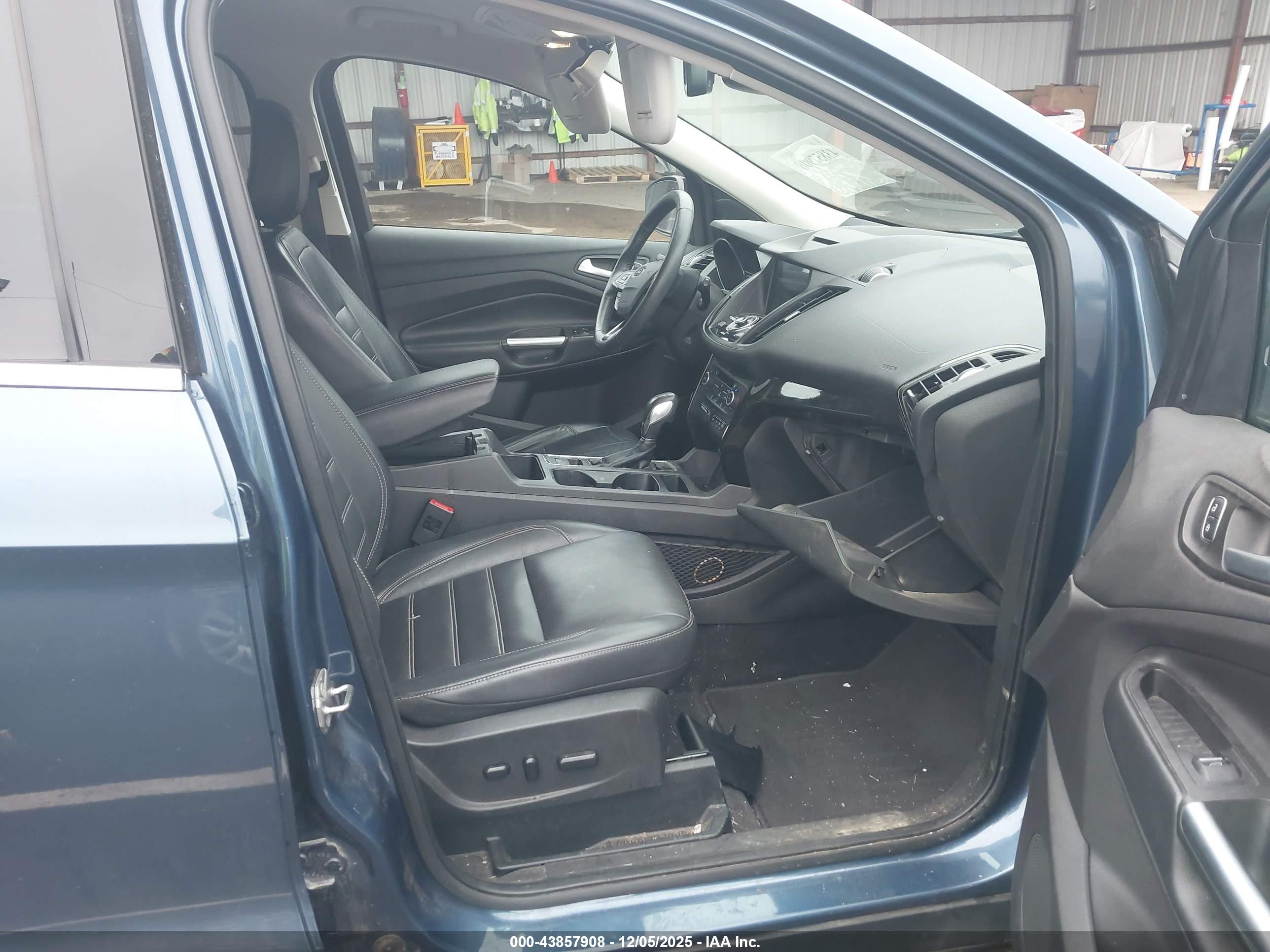 FORD ESCAPE image 5
