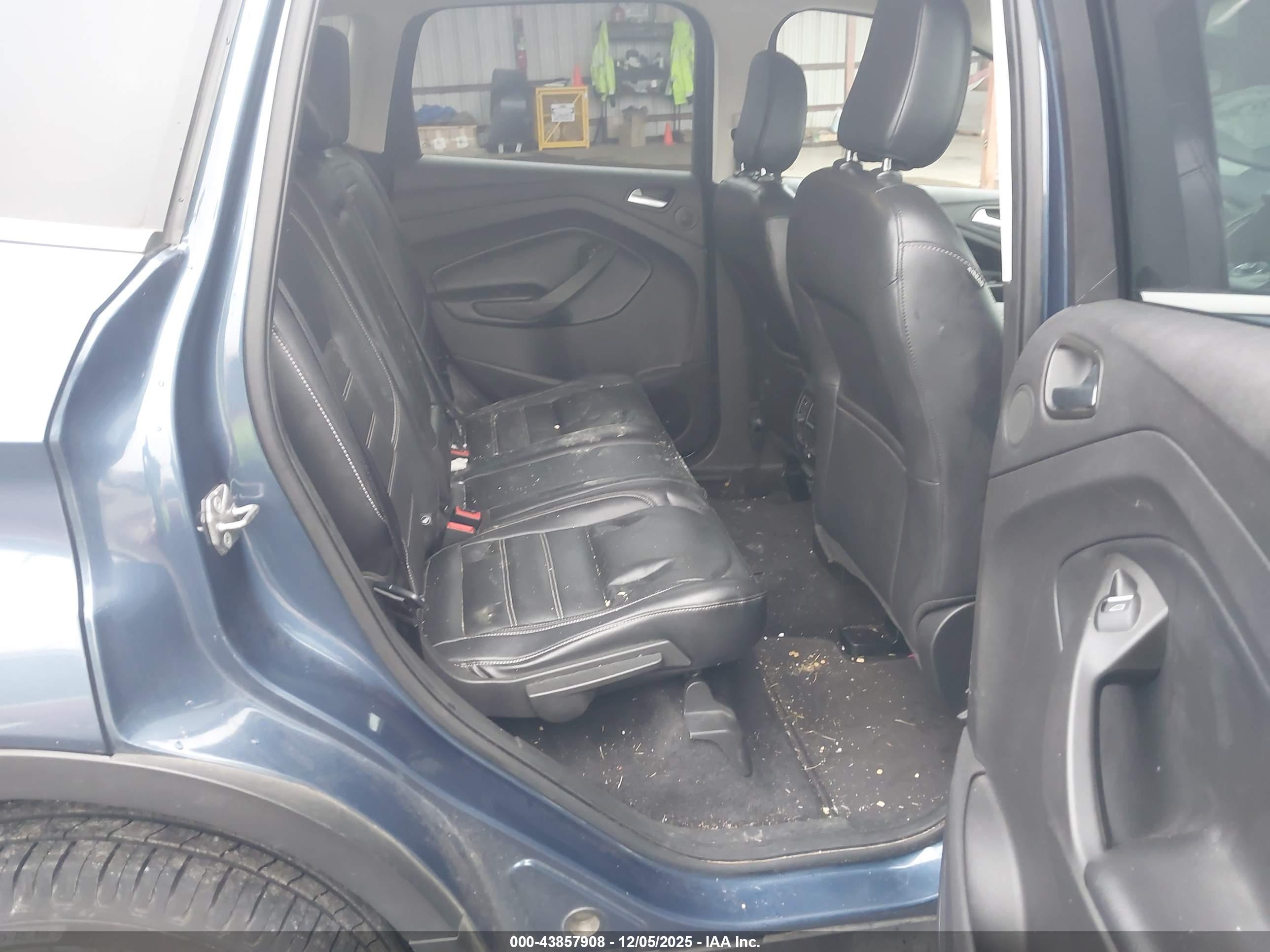 FORD ESCAPE image 8