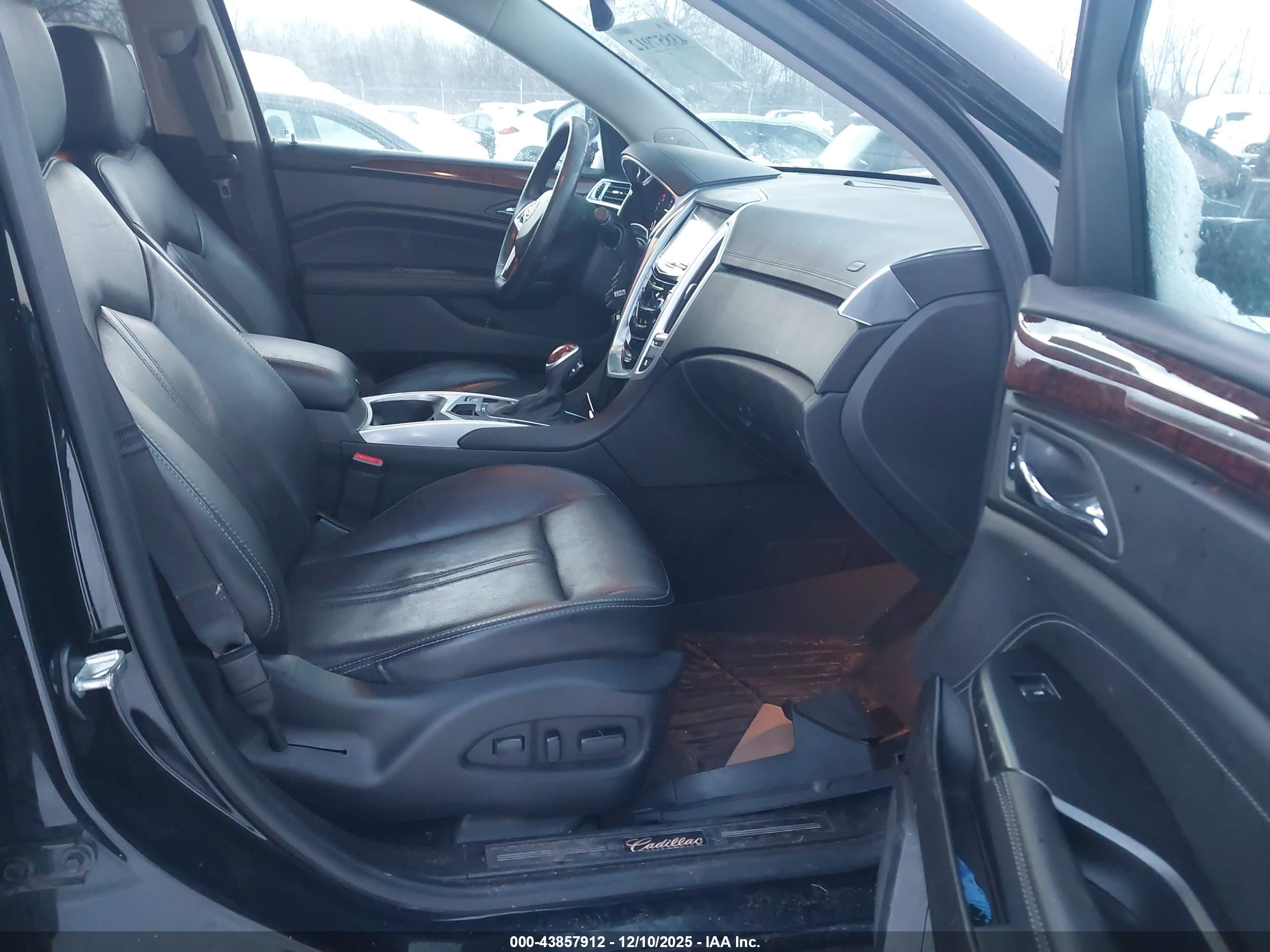 CADILLAC SRX image 5