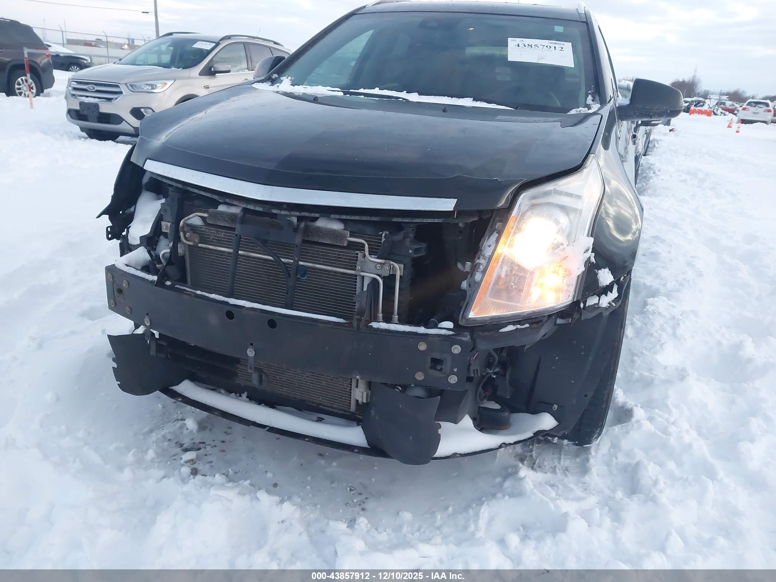 CADILLAC SRX image 6