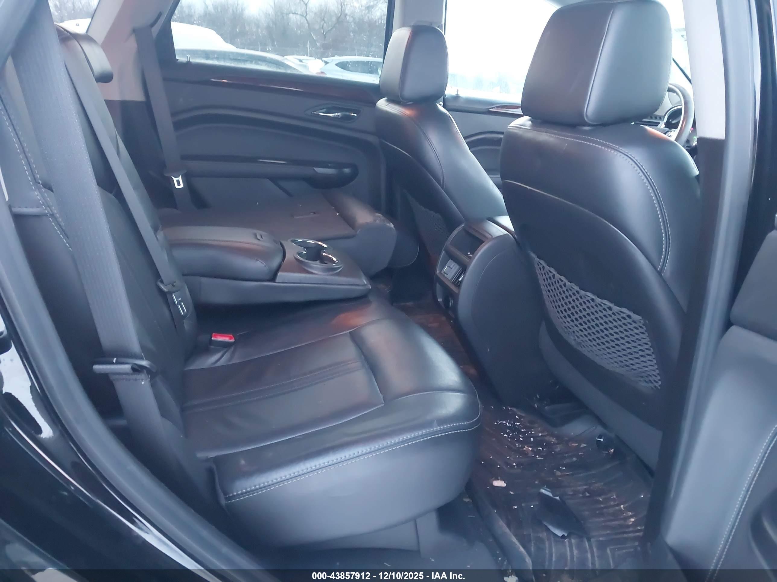 CADILLAC SRX image 8